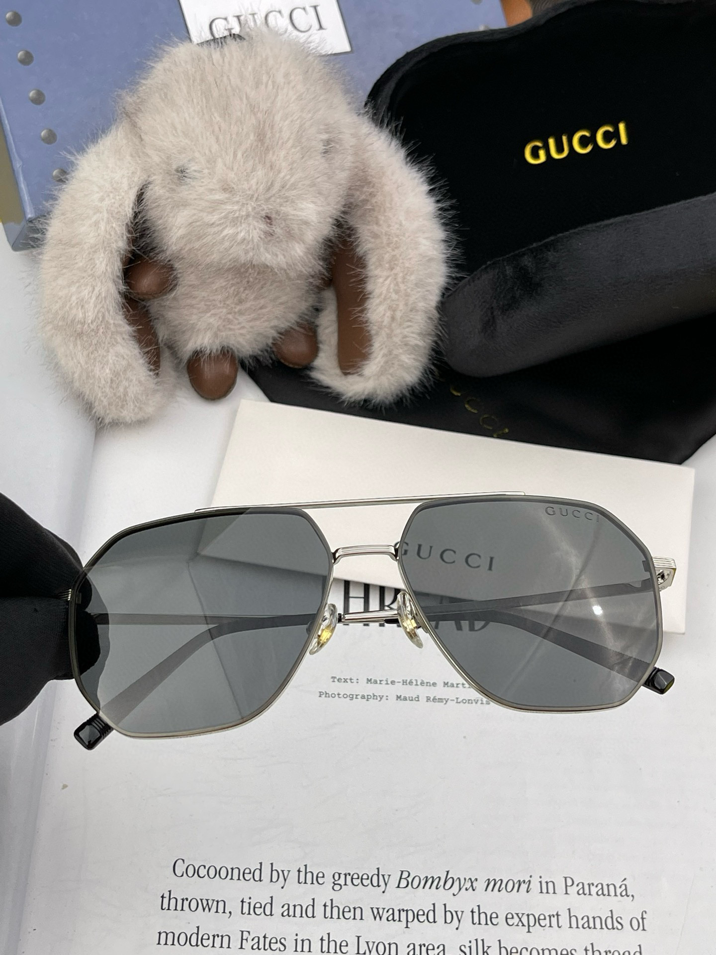         GUCCI 男款炫彩飞行员偏光太阳镜 ❤️材质：高清尼龙加厚卡槽高清偏光镜片 🌹无边框镜