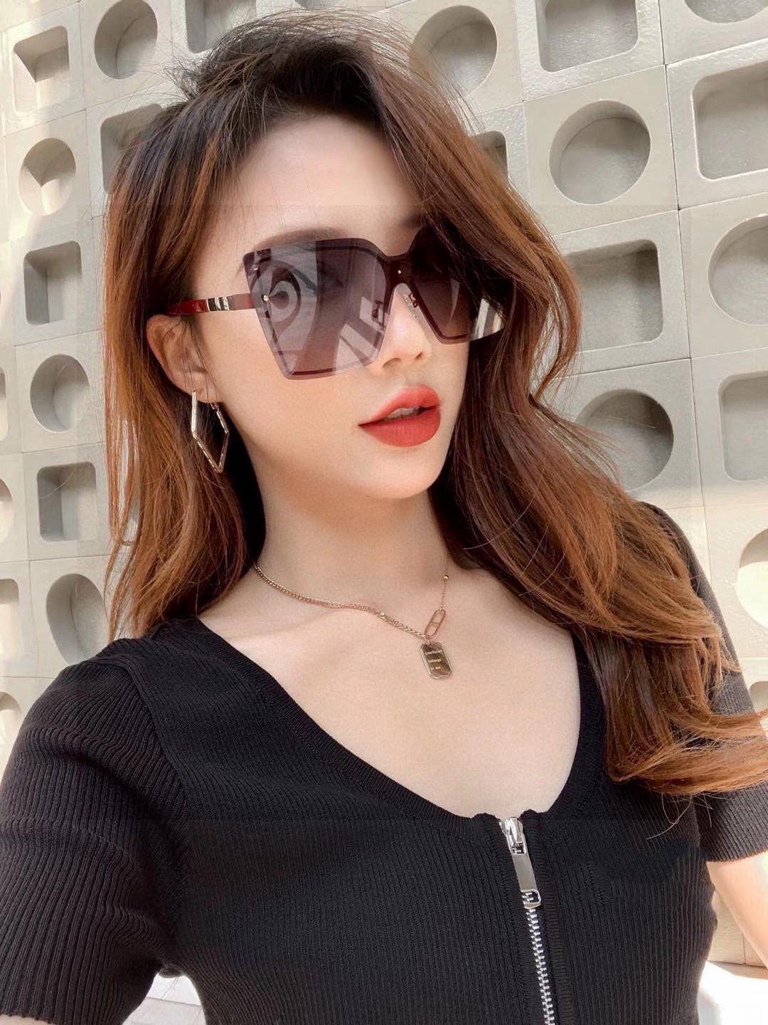  CHANE 香奈儿🌋☔️时尚无框太阳镜镜片 顶级奢侈品强 高品质胜利亲亲🍦🍨 得意 气质非凡😄 🍫🍪女