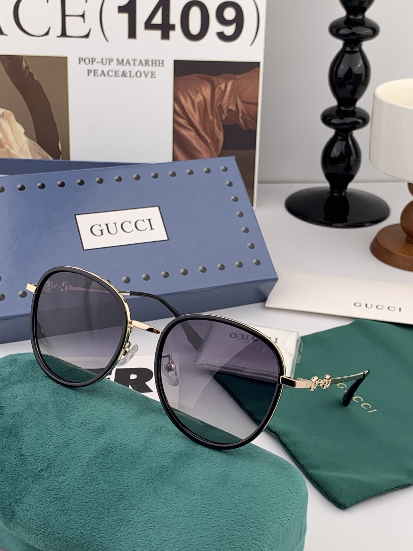  Gucci墨镜  新款  。  圆框设计再优雅的同时还能在视觉上修饰脸型，敲显脸小，不挑脸型 复古的马