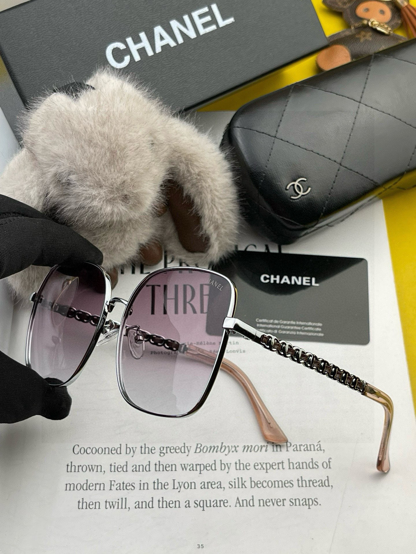    新品CHANEL 香奈儿太阳镜以独特魅力和前卫风格诠释春夏最新眼镜，质感超好佩带舒适 型号：CH7