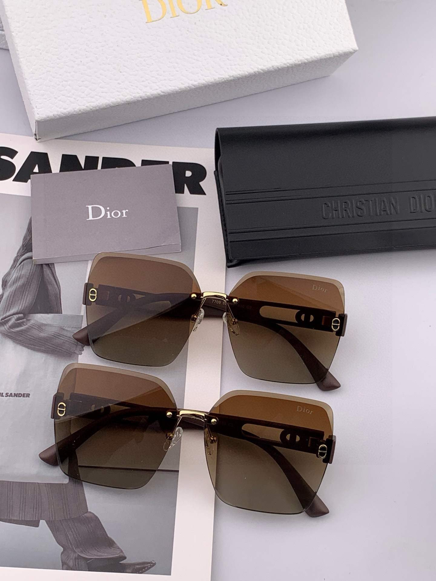 🔺 【DIOR-迪奥】2025开春新款 潮流爆款 时尚方框太阳镜 高品质 佩戴舒适 网红潮款墨镜 女士高