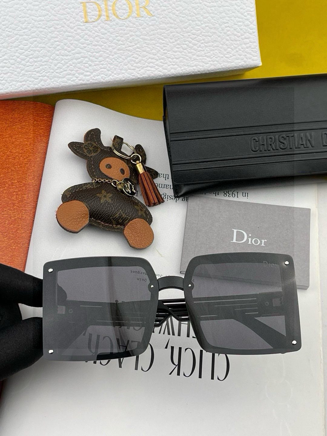  🔺 【DIOR-迪奥】2025开春新款 潮流爆款 时尚方框偏光太阳镜 高品质 佩戴舒适 网红潮款墨镜 