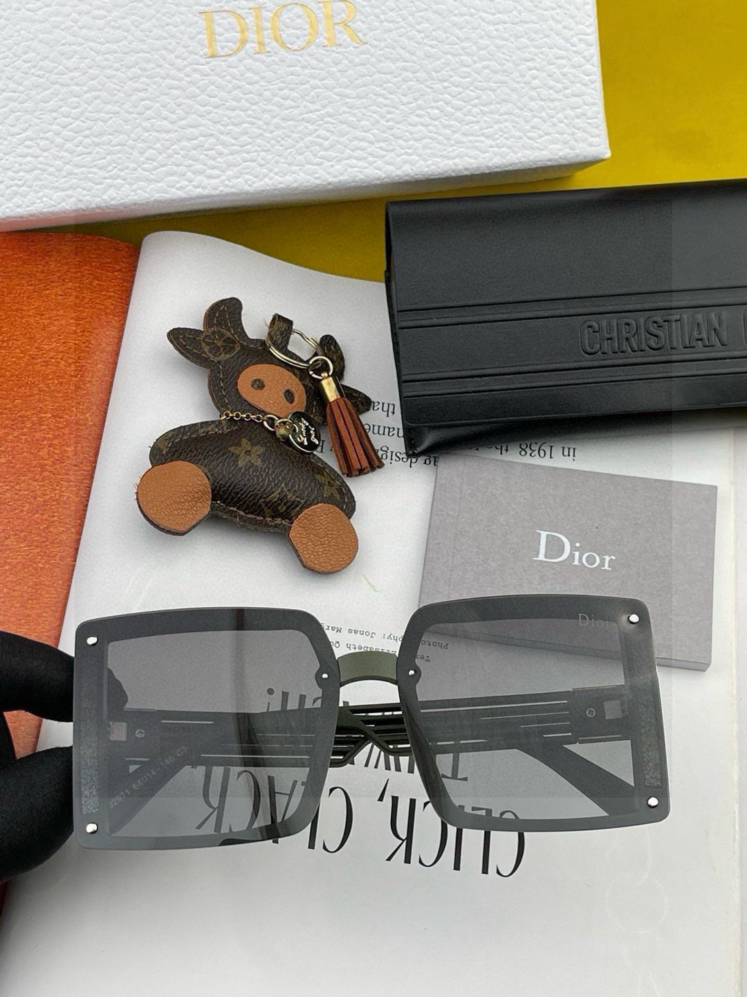  🔺 【DIOR-迪奥】2025开春新款 潮流爆款 时尚方框偏光太阳镜 高品质 佩戴舒适 网红潮款墨镜 