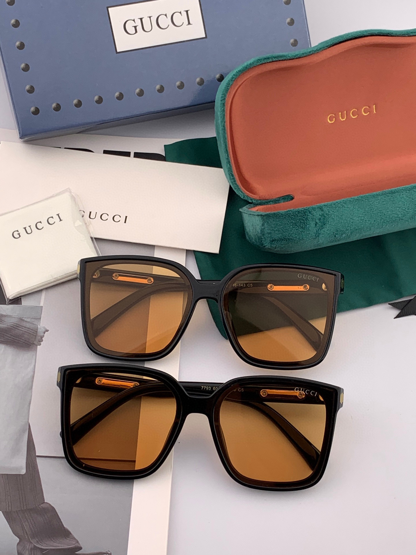 🔺 【GUCCI-尼龙偏光太阳镜】2025开春新款 潮流爆款 时尚方框连体偏光太阳镜 高品质 佩戴舒适 