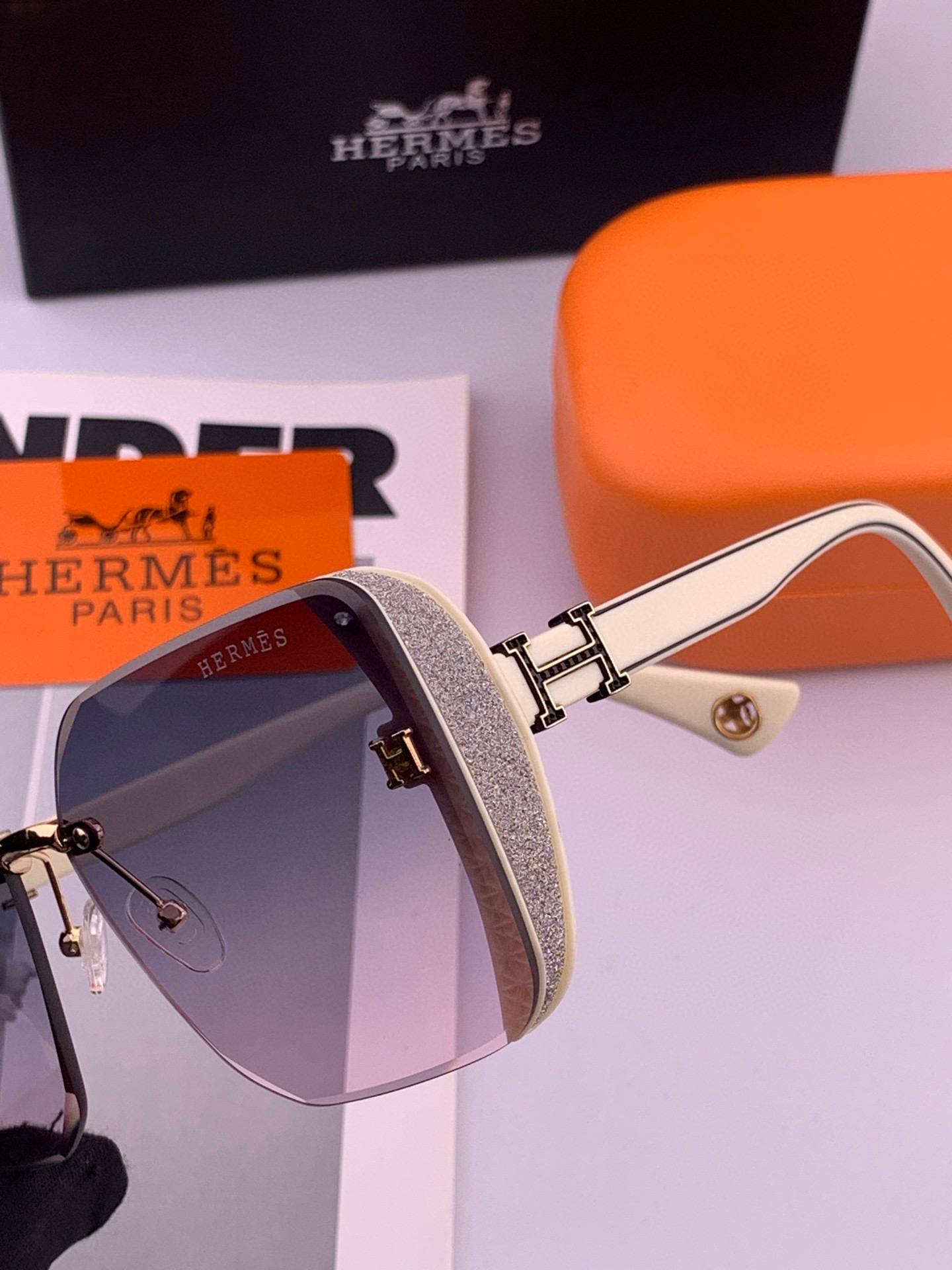   HERMES 爱马仕 2025开春新款🎈原版出货 网红超爆款💙经典奢华全球风强酷亲亲 时尚方框太阳镜