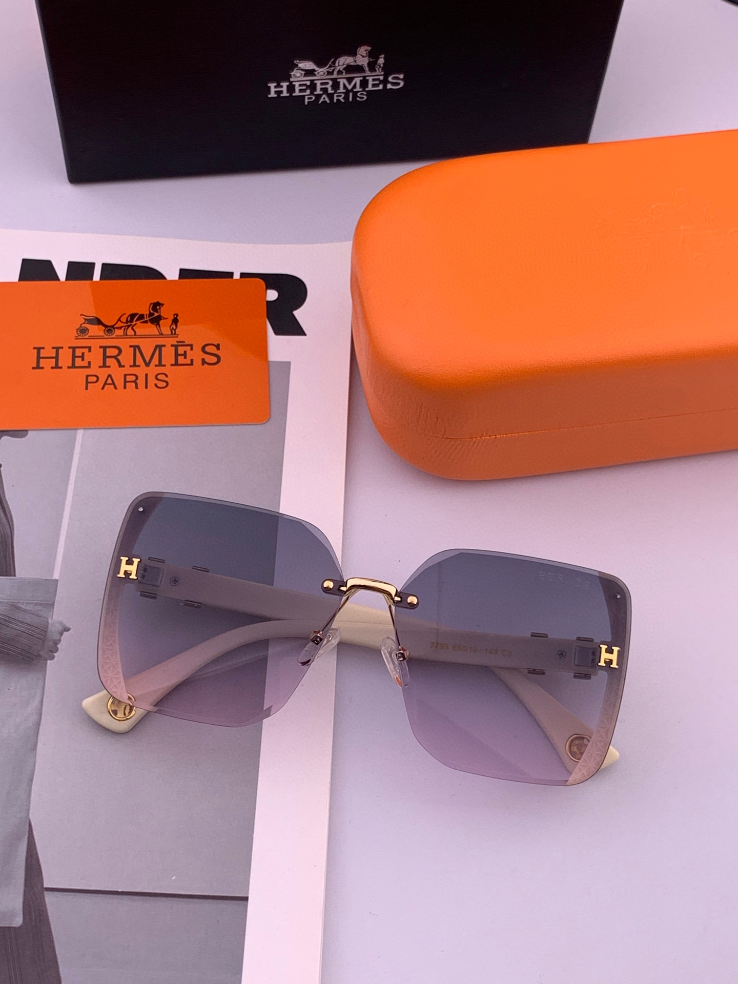   HERMES 爱马仕 2025开春新款🎈原版出货 网红超爆款💙经典奢华全球风强酷亲亲 时尚方框太阳镜