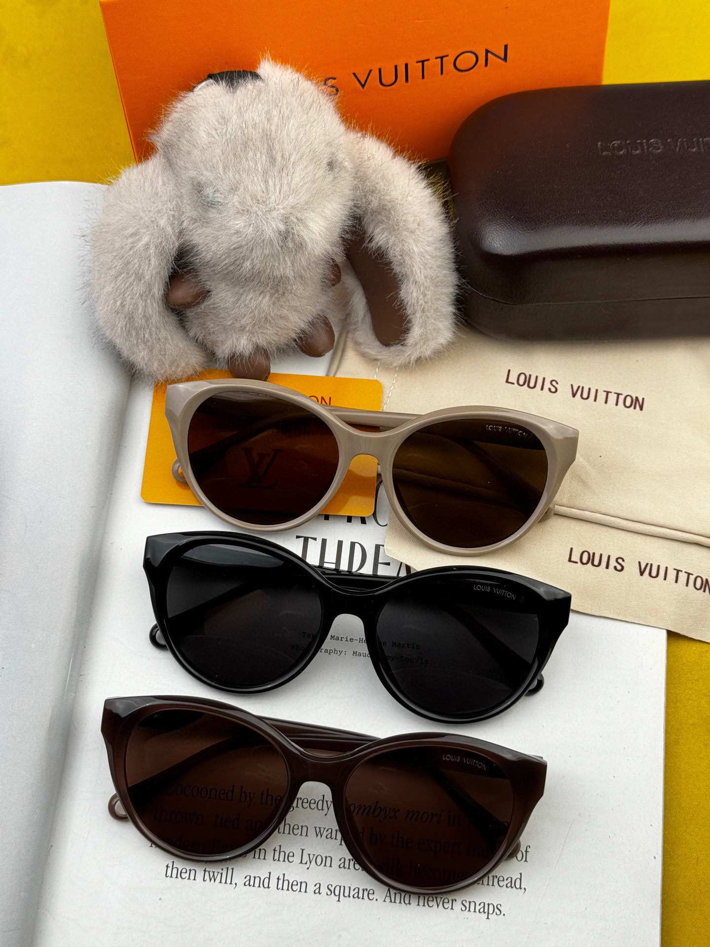   LV 太阳镜潮品官网模特同款 玫瑰玫瑰四叶草🍀精致个性设计简约时尚 高品质值得拥有绝对潮爆整个夏季 