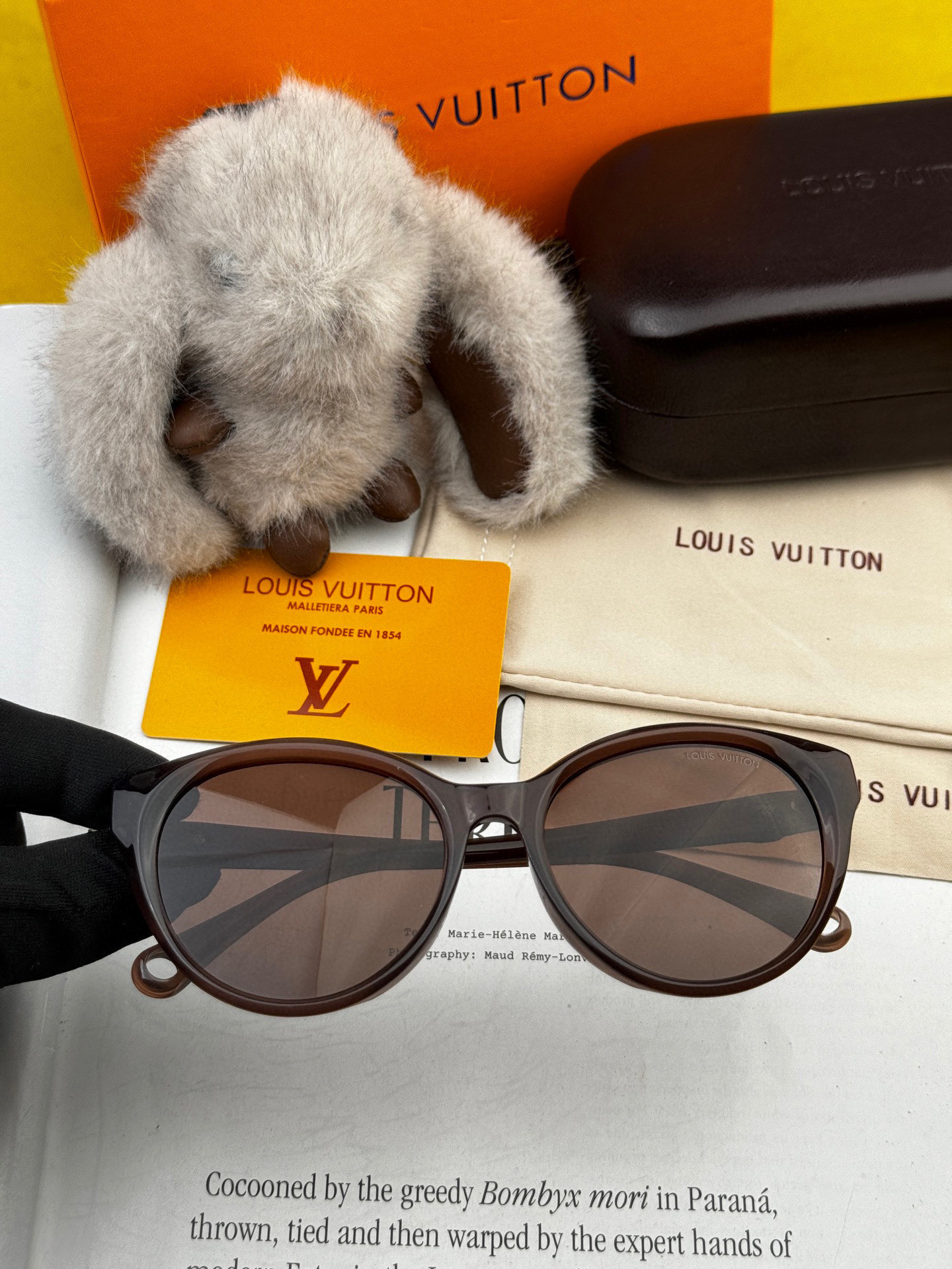   LV 太阳镜潮品官网模特同款 玫瑰玫瑰四叶草🍀精致个性设计简约时尚 高品质值得拥有绝对潮爆整个夏季 