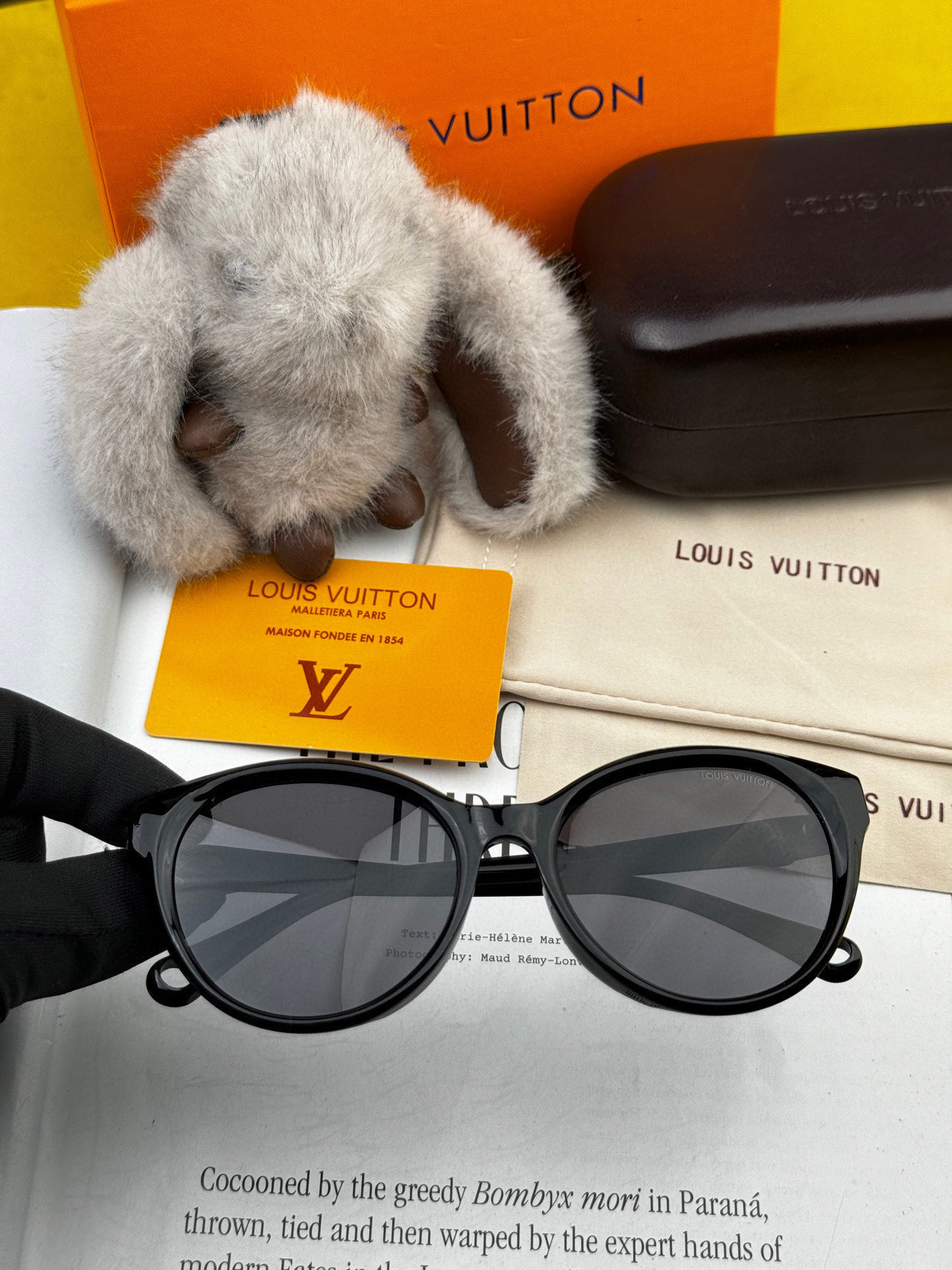   LV 太阳镜潮品官网模特同款 玫瑰玫瑰四叶草🍀精致个性设计简约时尚 高品质值得拥有绝对潮爆整个夏季 