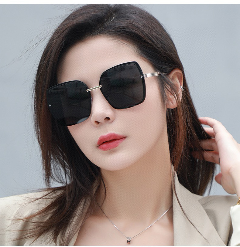  😈GUCCI  😈古驰  方框偏光太阳镜 标志性装饰 男女时尚墨镜 型号：G0031