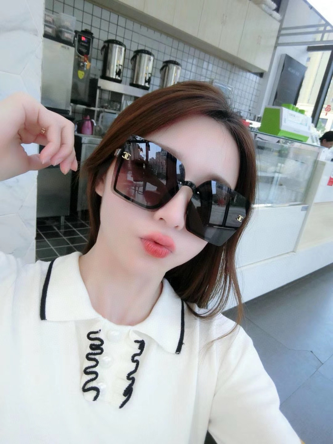  新品CHANEL香奈儿.太阳镜以独特魅力和前卫风格诠释春夏最新眼镜，以方框设计两边经典小香logo做点