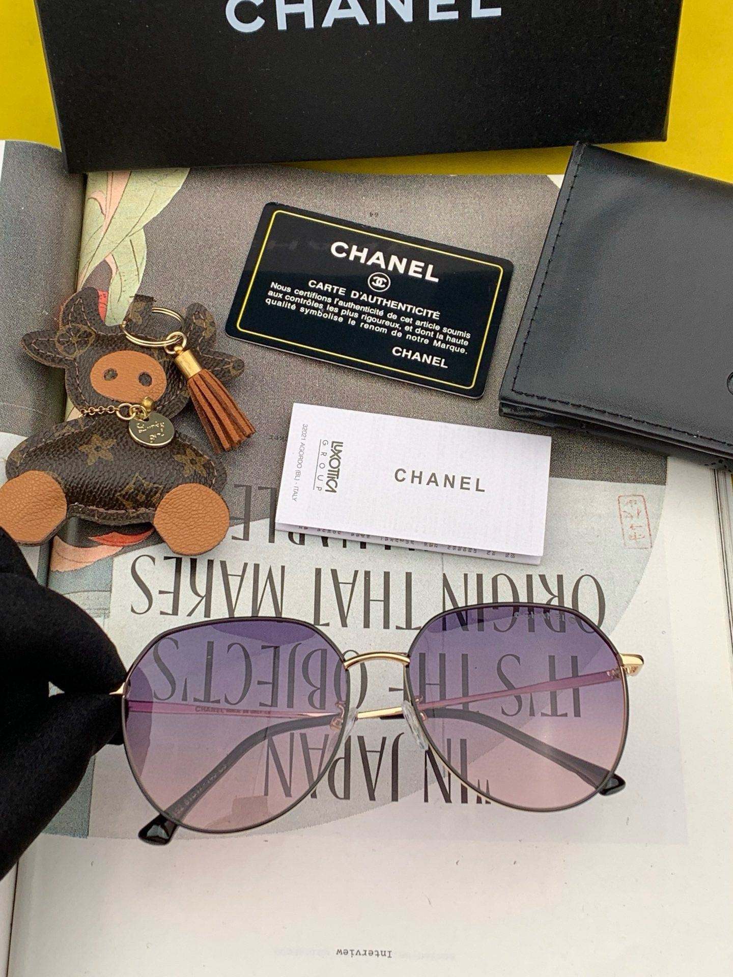 【CHANEL】香奈儿 潮流爆款 时尚大框太阳镜 佩戴舒适 网红潮款墨镜  ♥️♥️型号：CH0798