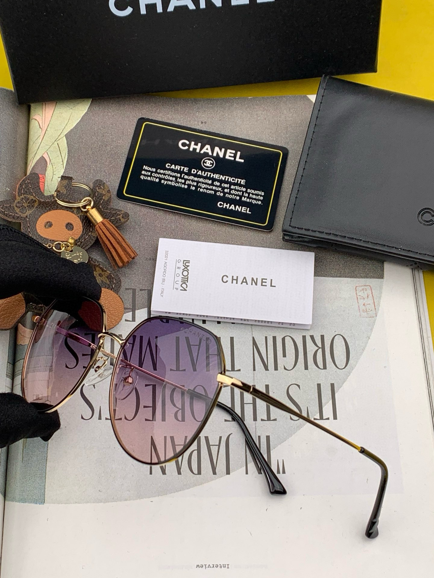 【CHANEL】香奈儿 潮流爆款 时尚大框太阳镜 佩戴舒适 网红潮款墨镜  ♥️♥️型号：CH0798