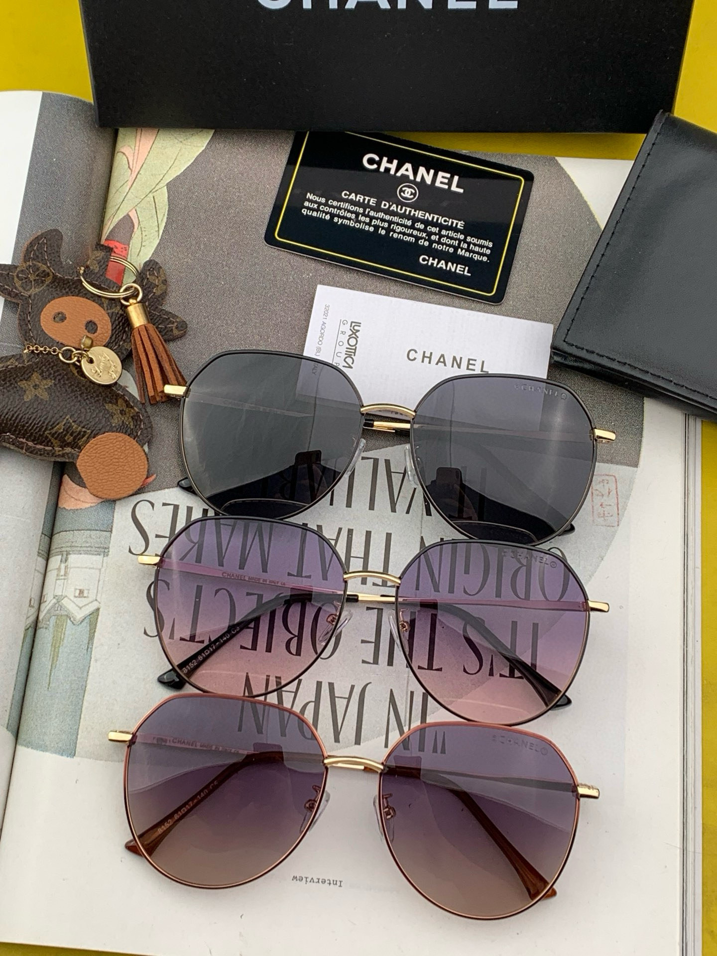 【CHANEL】香奈儿 潮流爆款 时尚大框太阳镜 佩戴舒适 网红潮款墨镜  ♥️♥️型号：CH0798