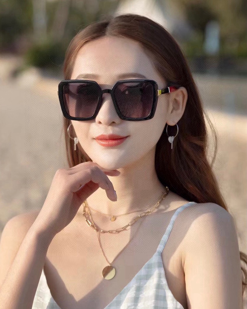   【TR偏光系列】Gucci   经典的方框设计，不挑脸型，无论搭配大衣还是连衣裙都非常显气质偏光镜片