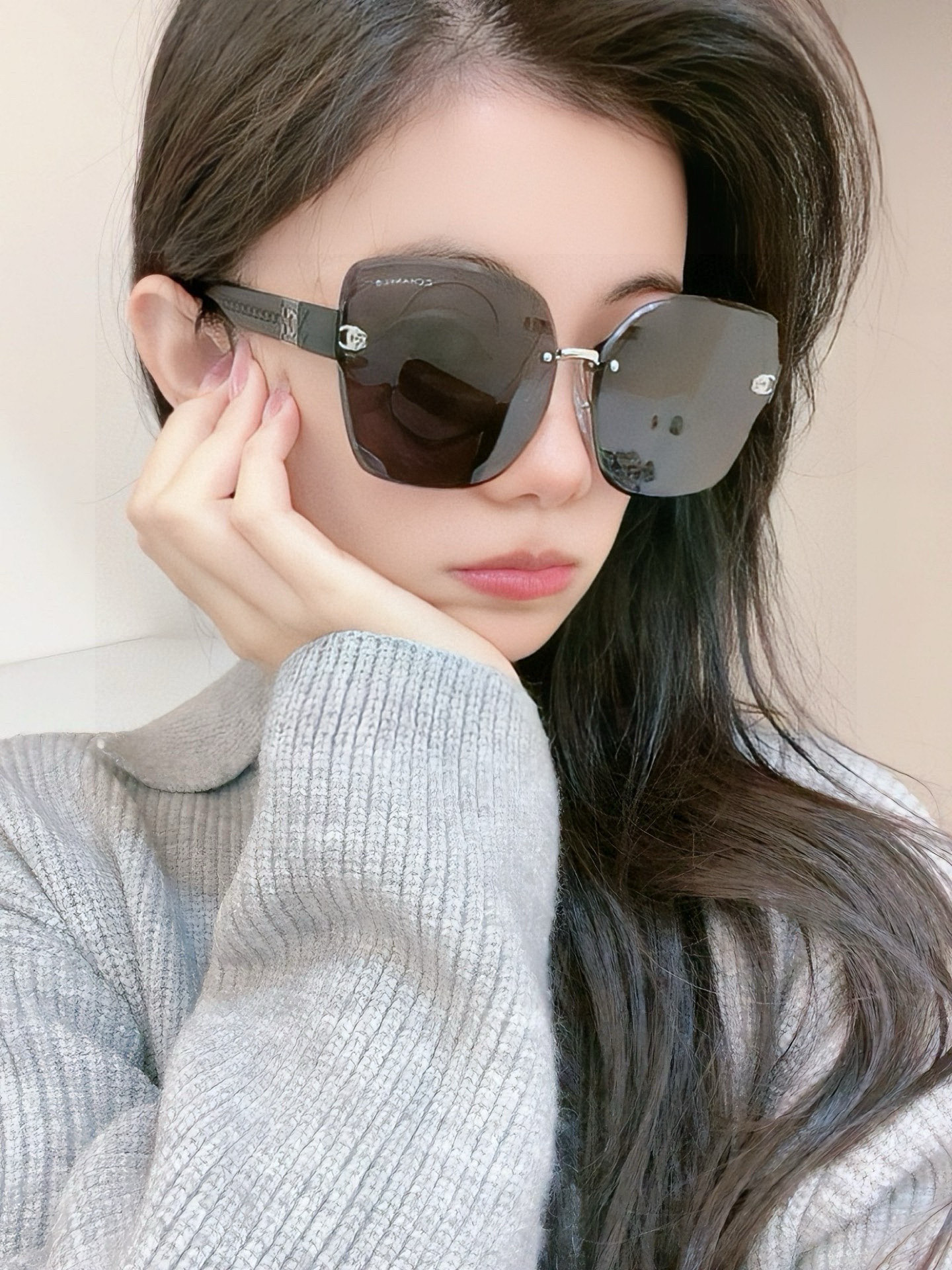   新品CHANEL 香奈儿太阳镜以独特魅力和前卫风格诠释春夏最新眼镜，质感超好佩带舒适 型号：CH45