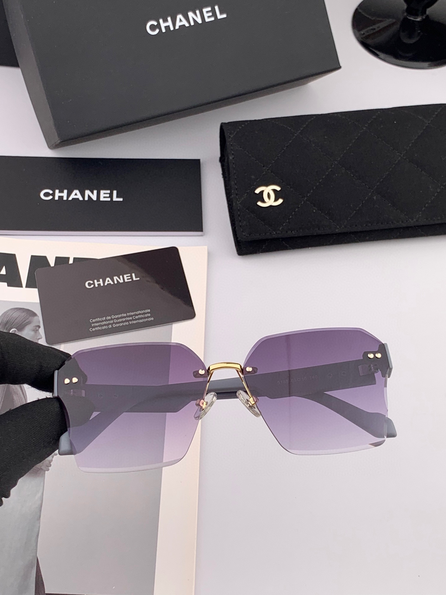  【CHANEL】香奈儿 2025新款潮流爆款 时尚方框太阳镜 佩戴舒适 网红潮款墨镜  女士高清加厚偏