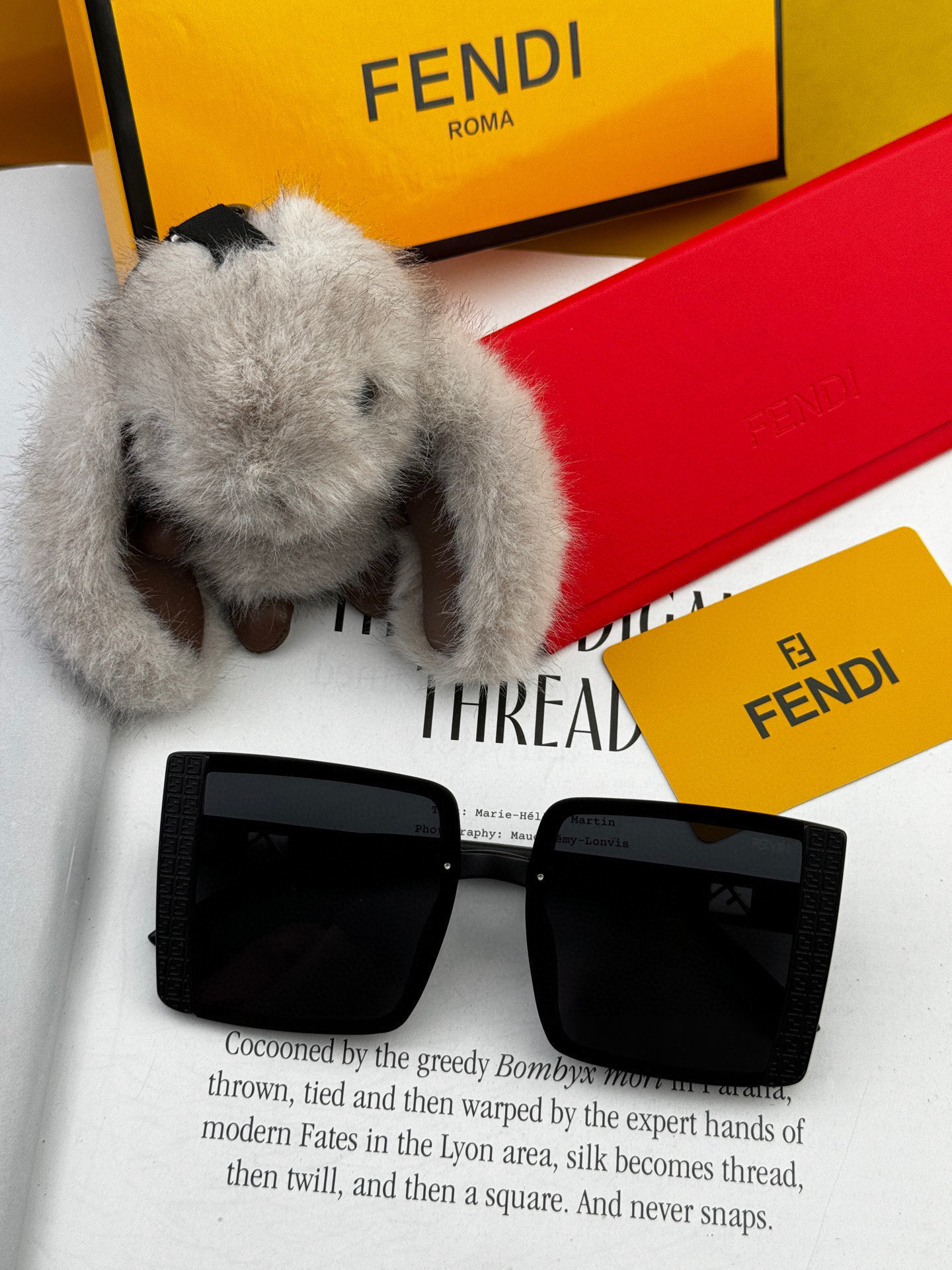 🔺 【芬迪】2025开春新款 潮流爆款 时尚方框偏光太阳镜 高品质 佩戴舒适 网红潮款墨镜 女士高清偏光