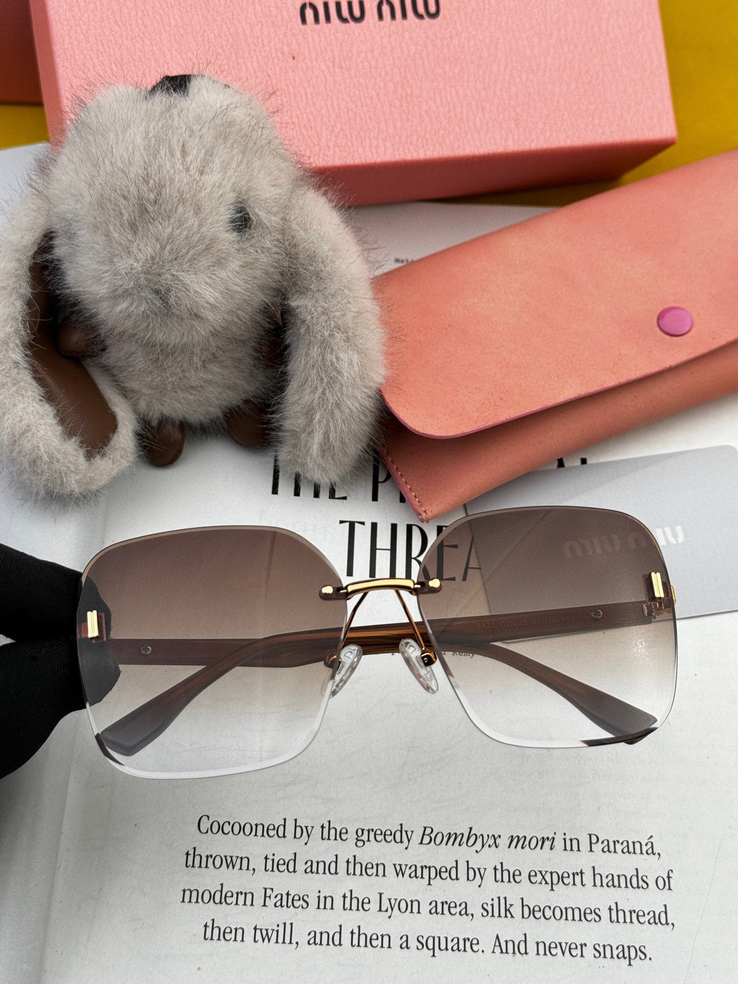   MIUMIU/缪缪🖇🖇2025开春新款🌟闪耀新款璀璨登台 ❤❤太阳镜潮品 精致个性设计简约时尚 专柜