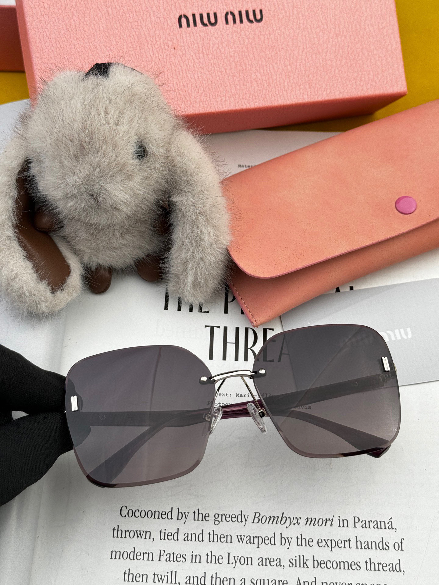   MIUMIU/缪缪🖇🖇2025开春新款🌟闪耀新款璀璨登台 ❤❤太阳镜潮品 精致个性设计简约时尚 专柜