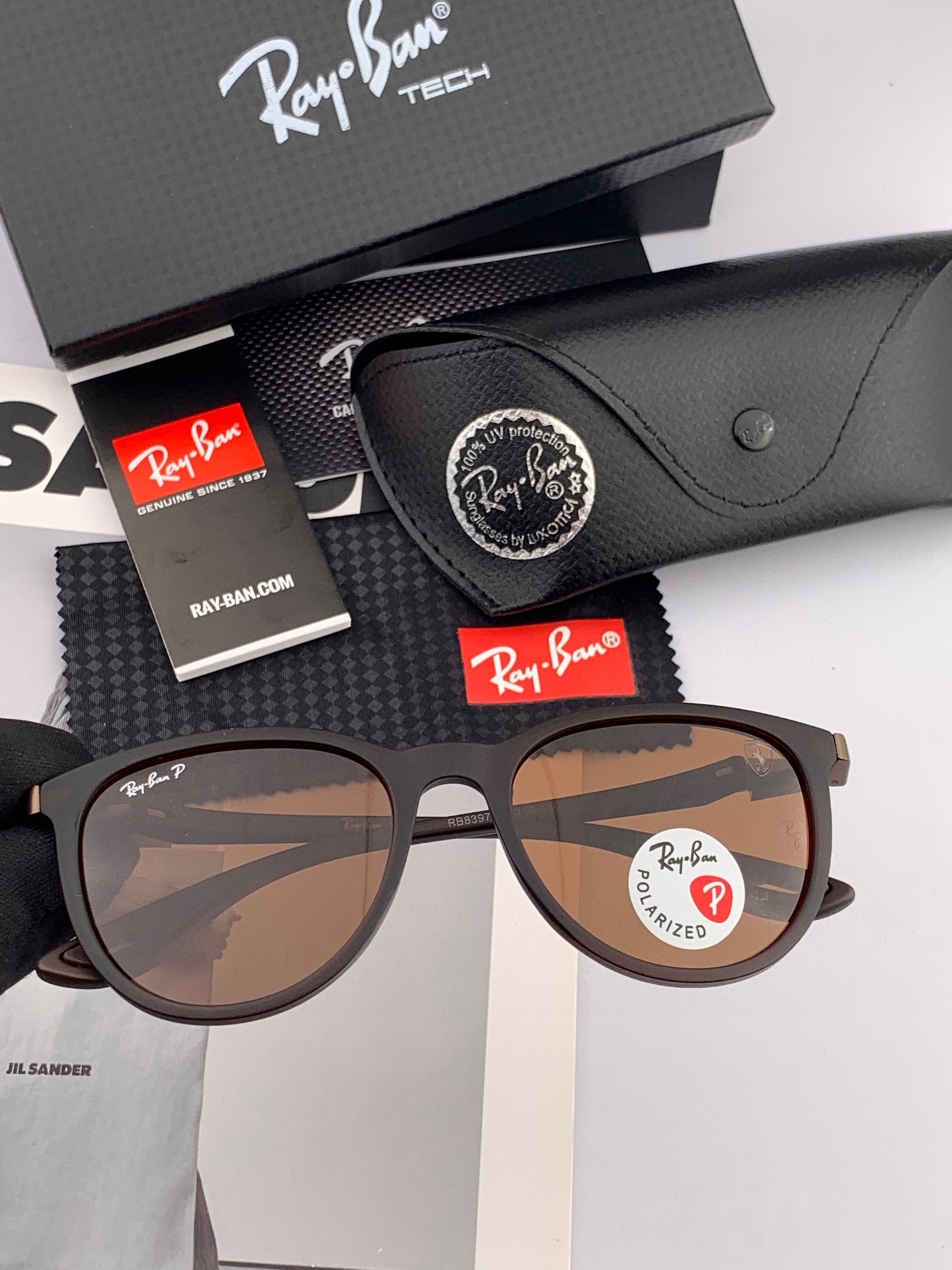  官方同步 品牌雷朋经典男女士玻璃太阳镜          材质：美国宝丽来高清防爆钢化玻璃镜片 型号：