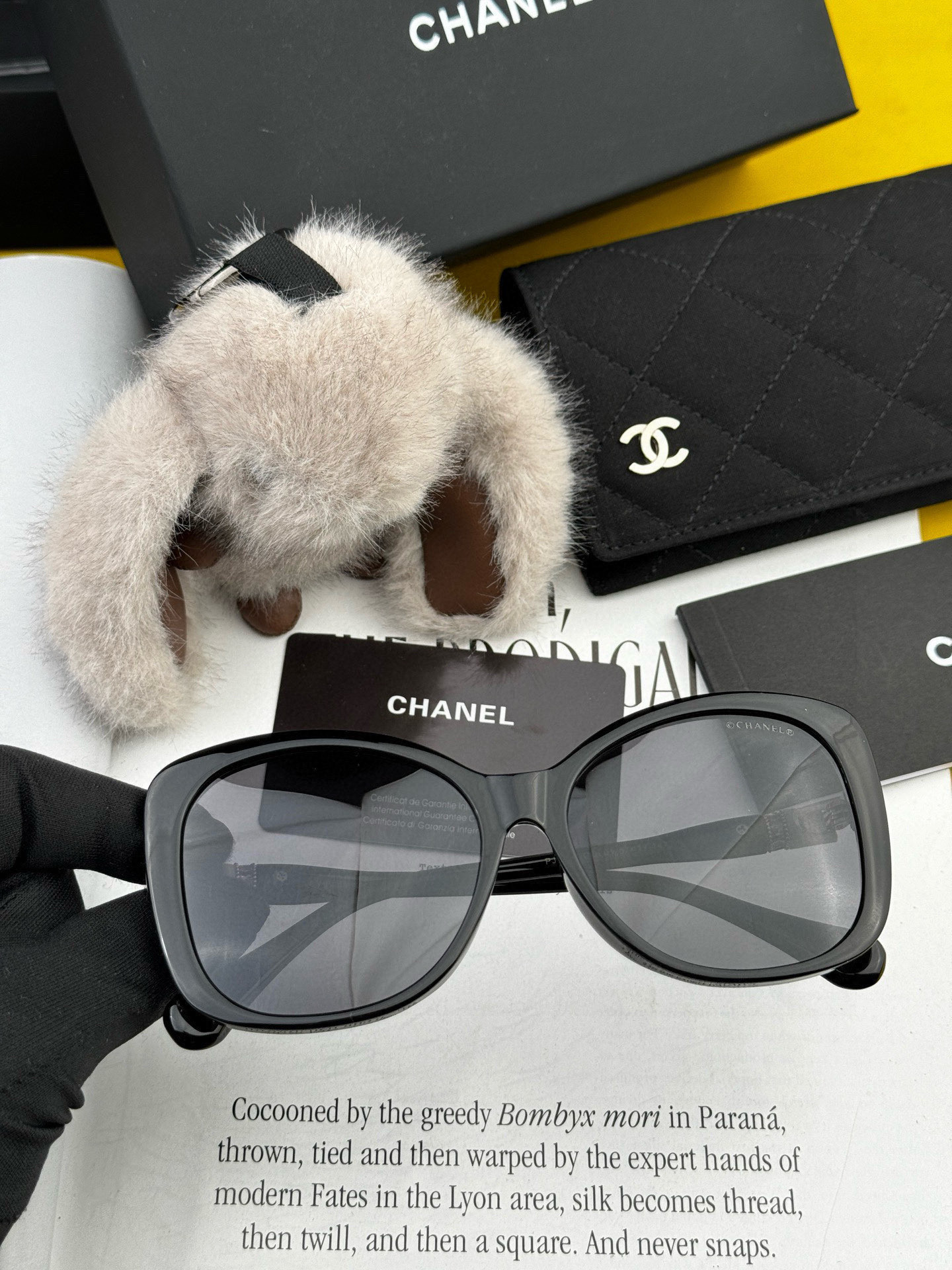   【CHANEL】香奈儿 2025新款潮流爆款 时尚方框太阳镜 佩戴舒适 网红潮款墨镜  女士高清加厚