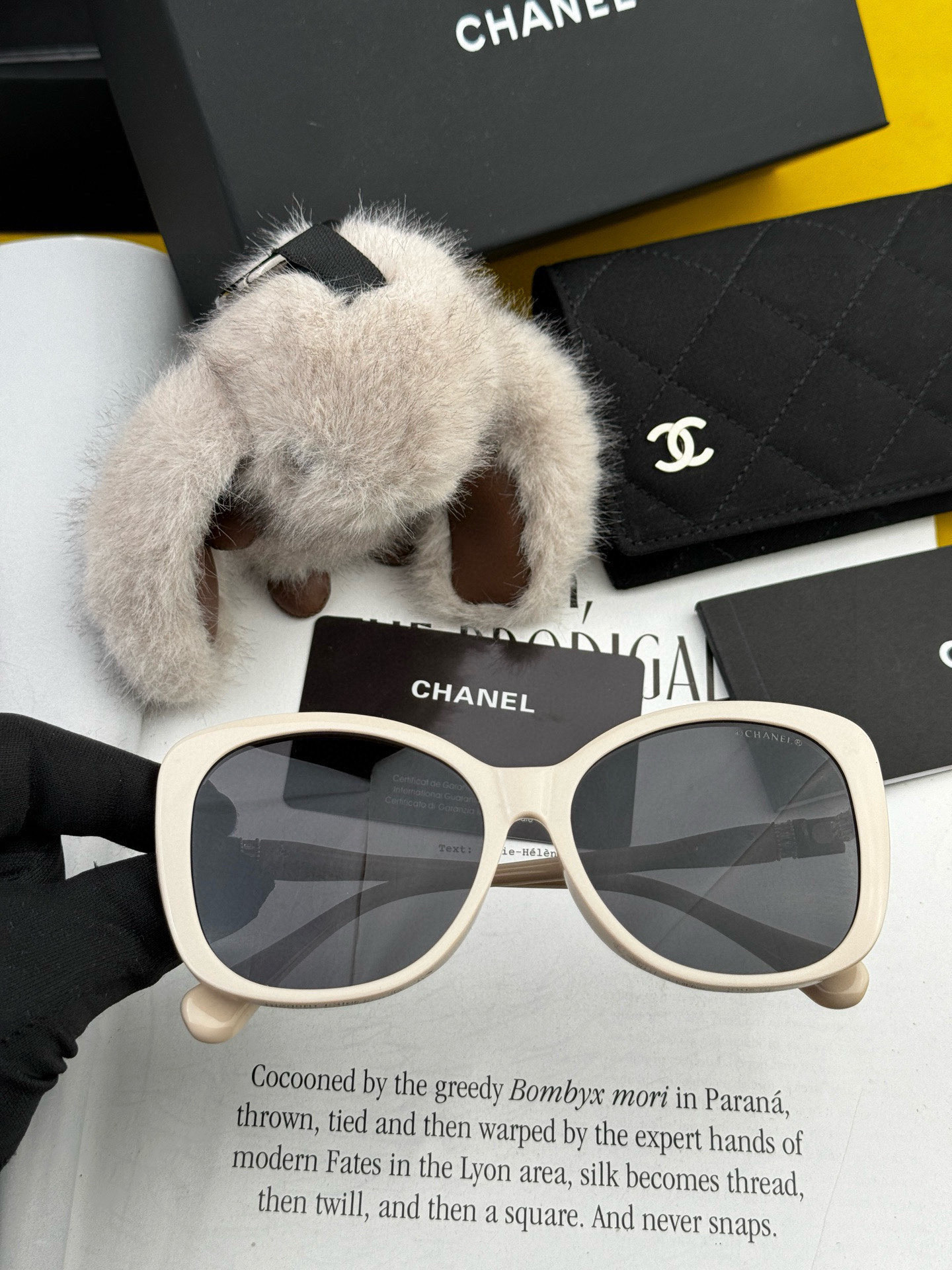   【CHANEL】香奈儿 2025新款潮流爆款 时尚方框太阳镜 佩戴舒适 网红潮款墨镜  女士高清加厚