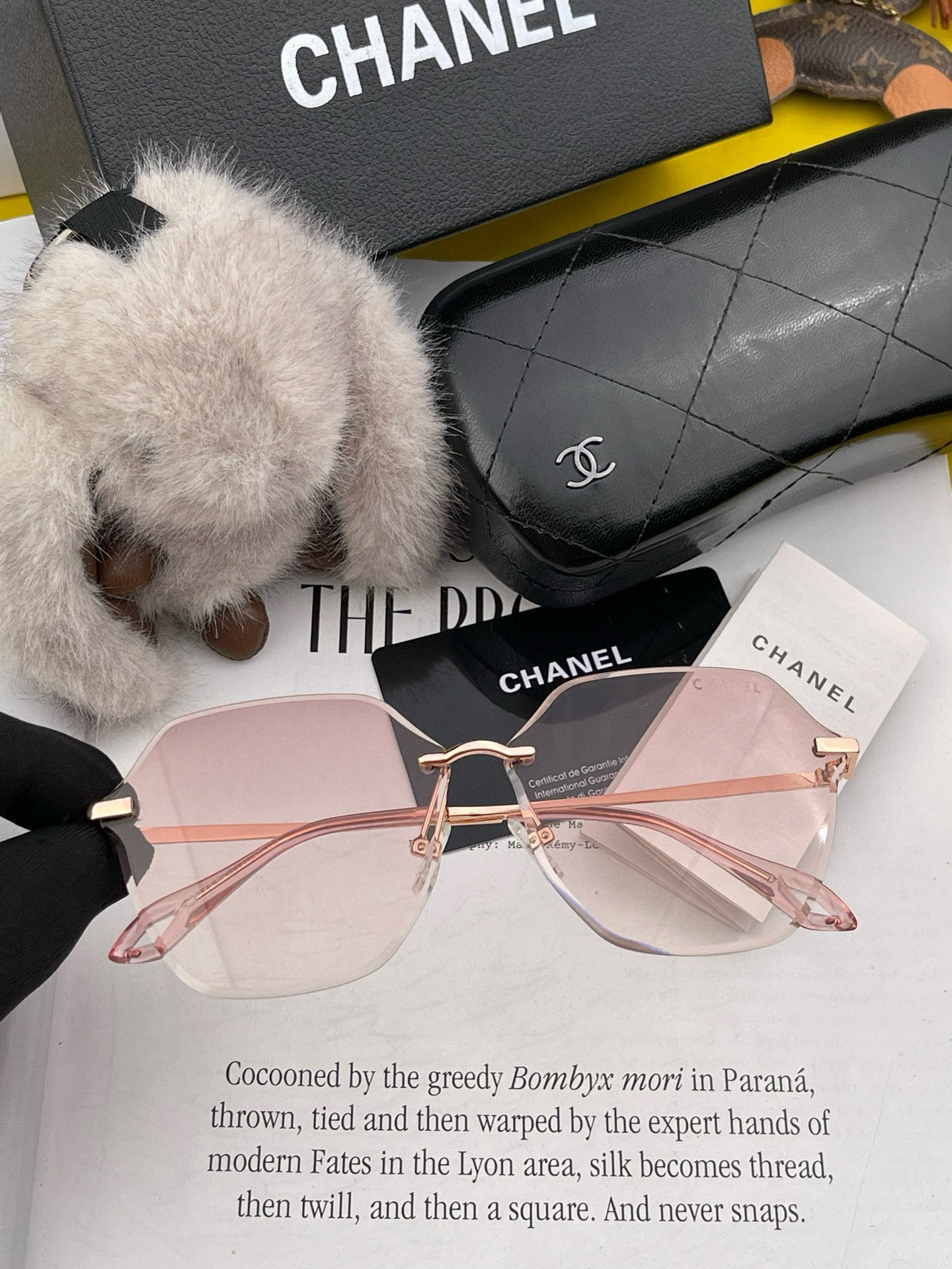 【CHANEL】香奈儿  新款尼龙偏光太眼镜，无框钻石 切边更有质感，大气女人范儿，大脸小脸都好看 ！型