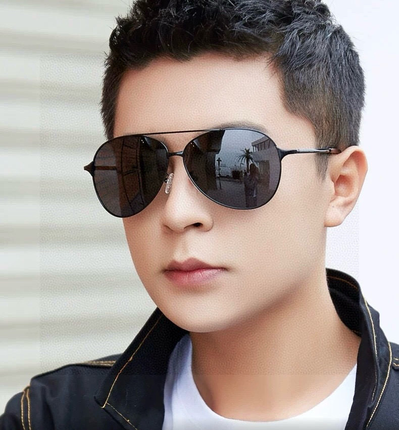   Gucci 。  高品质男女款墨镜   👍 进口宝丽来偏光镜片  。蛤蟆镜 开车钓鱼都可 。百搭显瘦