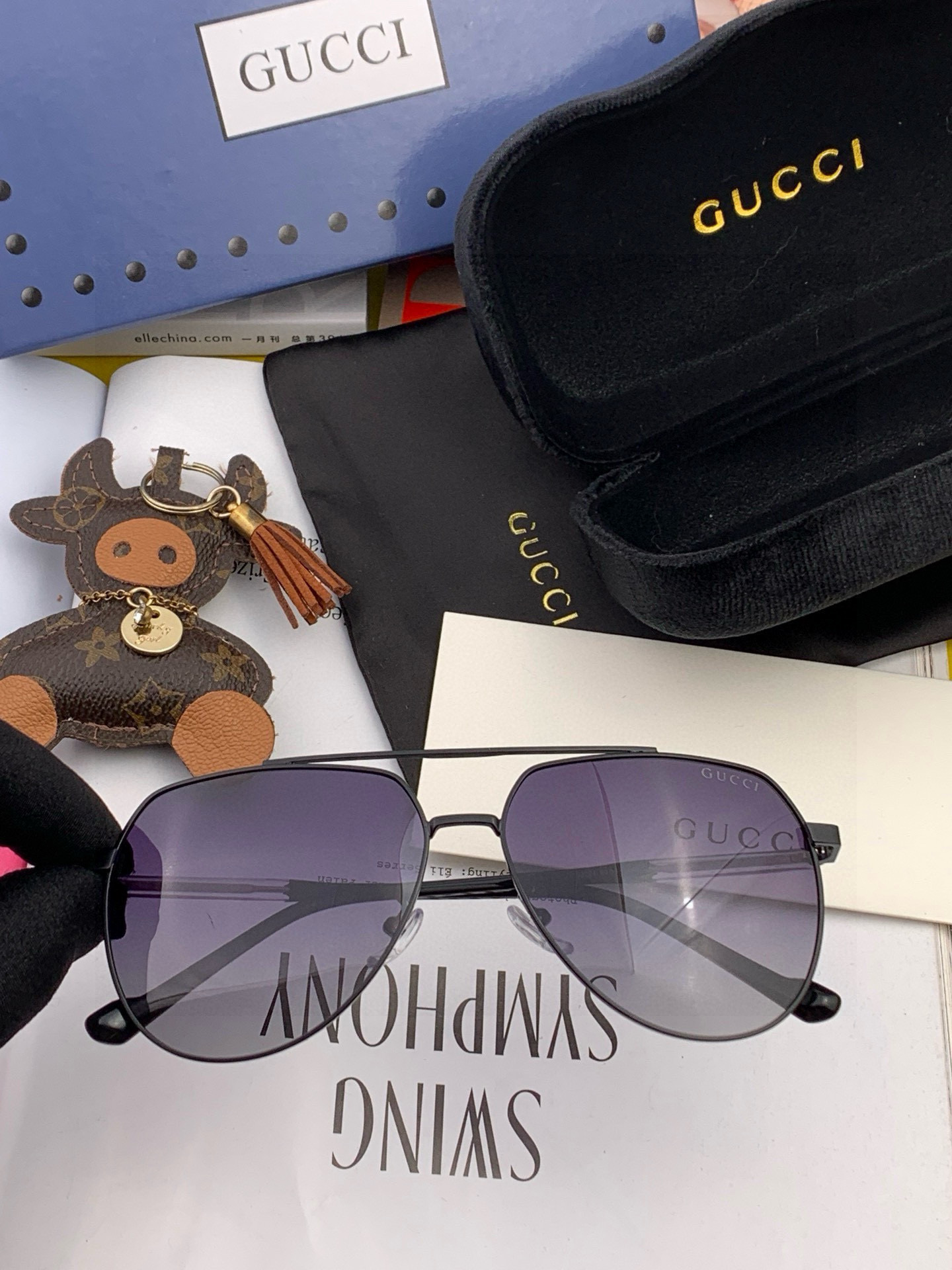   Gucci 。  高品质男女款墨镜   👍 进口宝丽来偏光镜片  。蛤蟆镜 开车钓鱼都可 。百搭显瘦