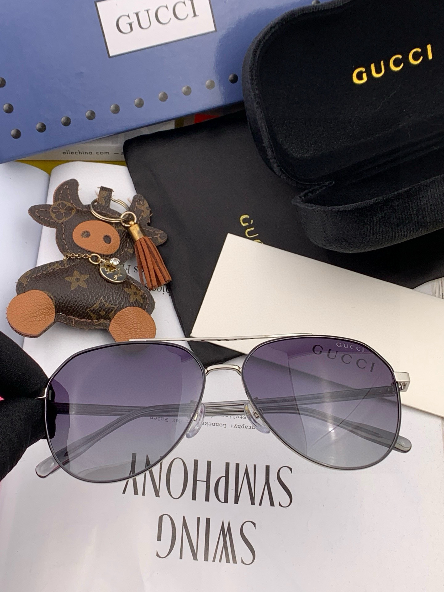   Gucci 。  高品质男女款墨镜   👍 进口宝丽来偏光镜片  。蛤蟆镜 开车钓鱼都可 。百搭显瘦