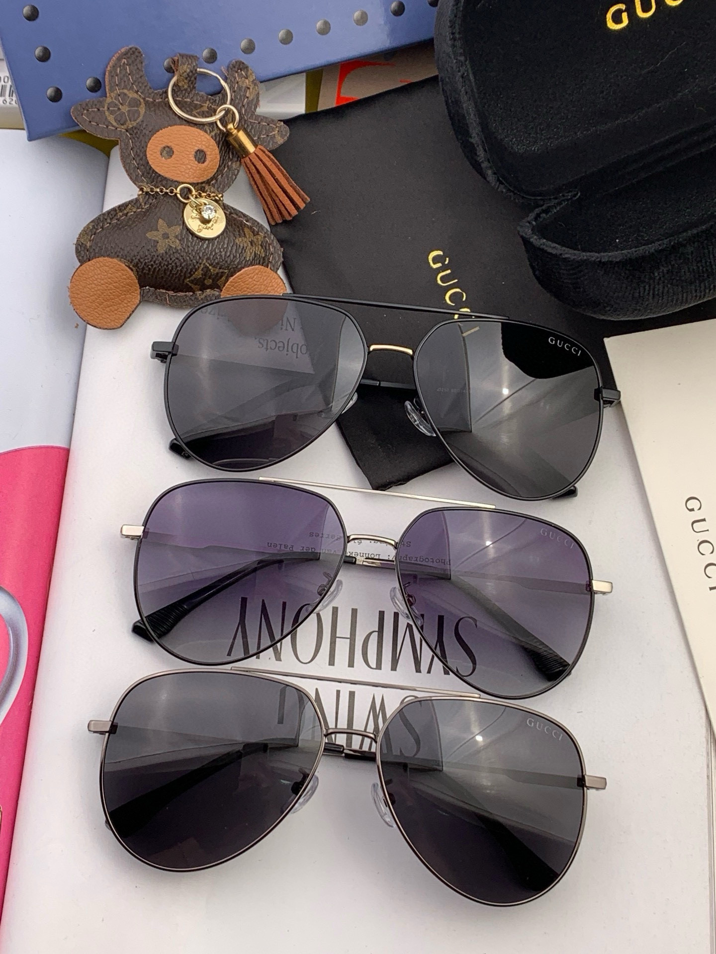   Gucci 。  高品质男女款墨镜   👍 进口宝丽来偏光镜片  。蛤蟆镜 开车钓鱼都可 。百搭显瘦