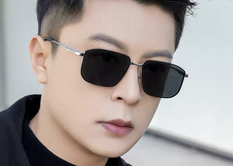         GUCCI 男款炫彩飞行员偏光太阳镜 ❤️材质：高清尼龙加厚卡槽高清偏光镜片 🌹无边框镜