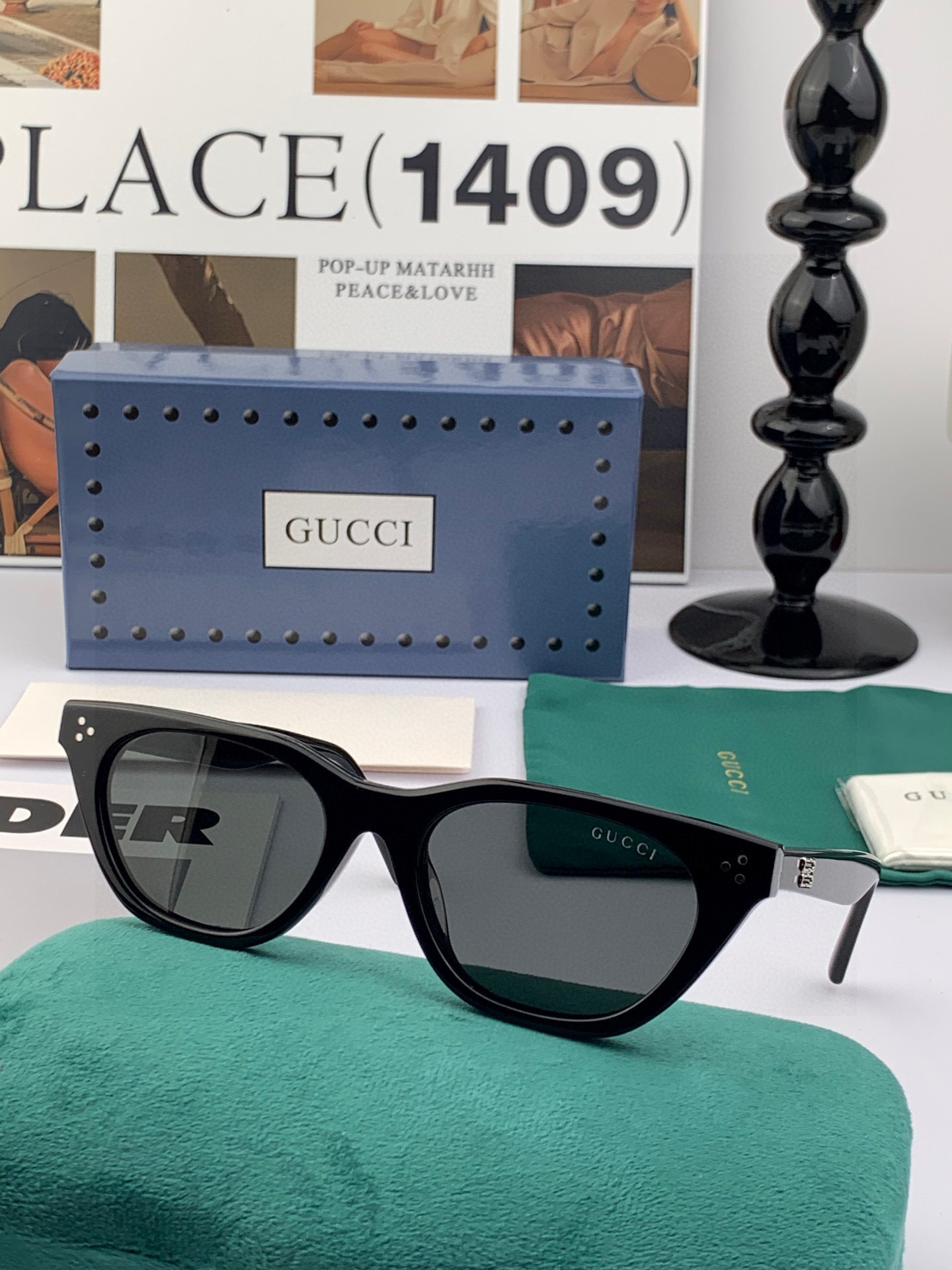  GUCCI2025开春新款一体镜 大框太阳镜男女同款 😎 
爆款大框尼龙太阳镜 超逼格超酷 
镜腿品牌