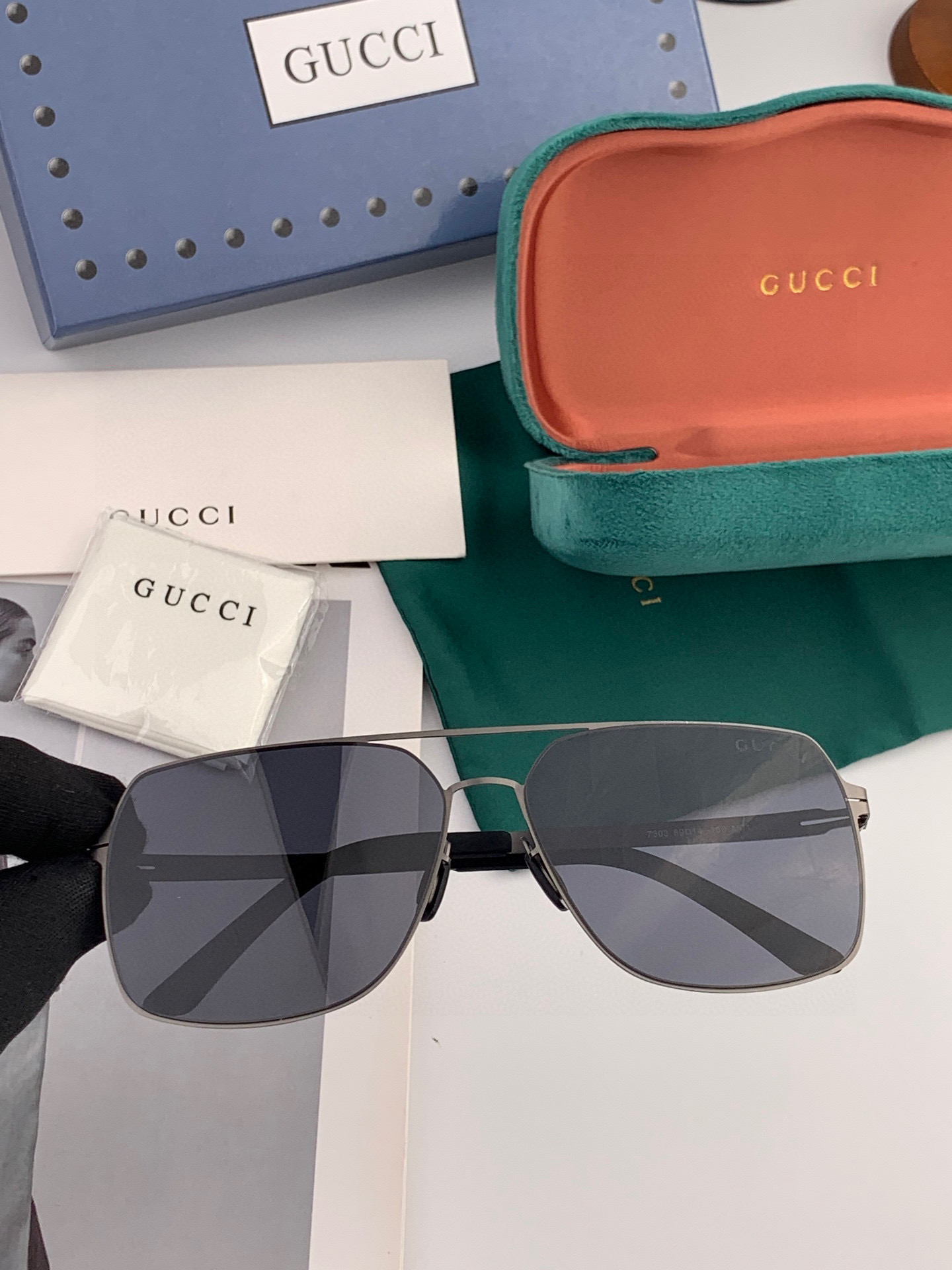 ♦️GUCCI 2025新款男女情侣款太阳镜多边形墨镜iP电镀永不褪色 超轻超有弹性整幅眼镜无螺丝重要的