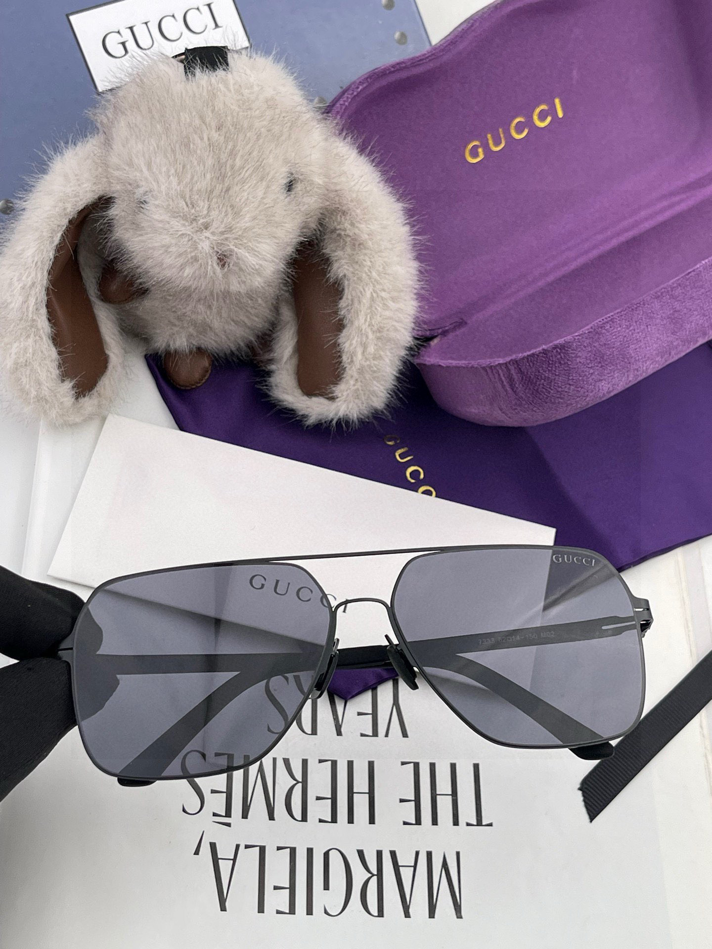       GUCC* 2025新款男女情侣款太阳iP电镀永不褪色 卖点：超轻超有弹性整幅眼镜无螺丝重要