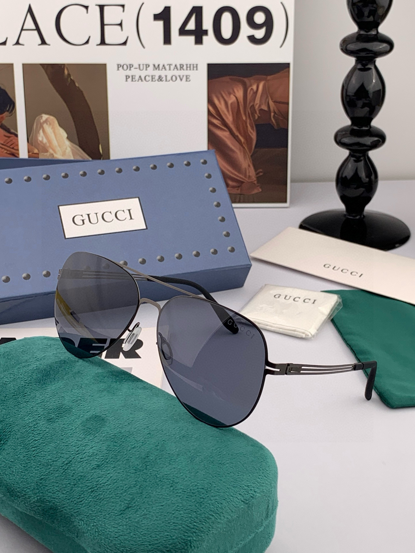      GUCC* 2025新款男女情侣款太阳iP电镀永不褪色 卖点：超轻超有弹性整幅眼镜无螺丝重要的