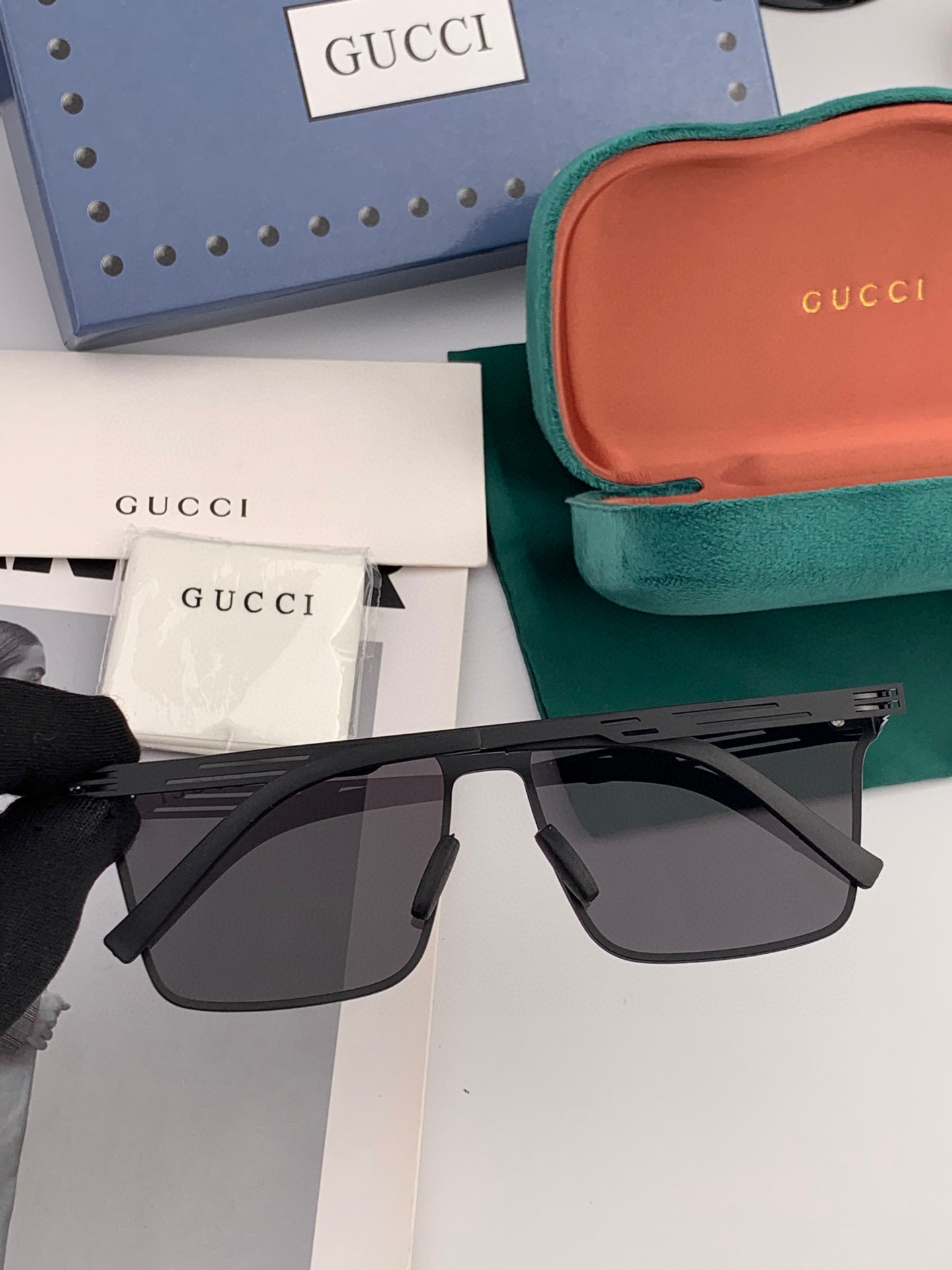 ♦️ GUCCI 2025新款男女情侣款太阳镜多边形墨镜iP电镀永不褪色 超轻超有弹性整幅眼镜无螺丝重要