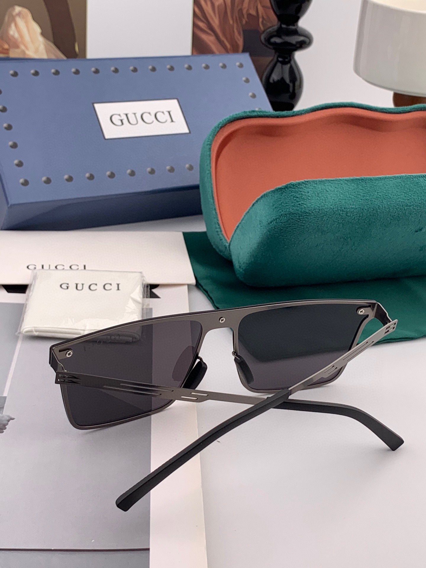 ♦️ GUCCI 2025新款男女情侣款太阳镜多边形墨镜iP电镀永不褪色 超轻超有弹性整幅眼镜无螺丝重要