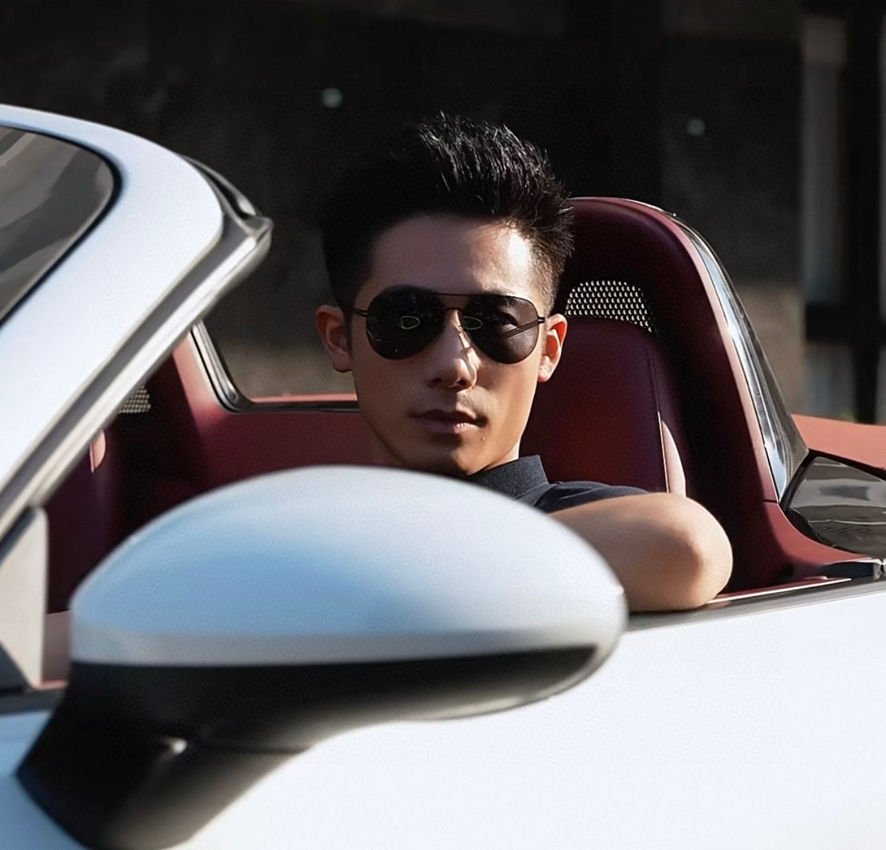 ♦️ GUCCI 2025
新款男女情侣款太阳镜多边形墨镜iP电镀永不褪色 超轻超有弹性整幅眼镜无螺丝重