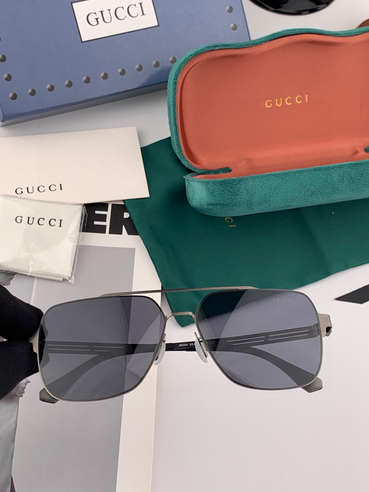 ♦️ GUCCI 2025新款男女情侣款太阳镜多边形墨镜iP电镀永不褪色 超轻超有弹性整幅眼镜无螺丝重要