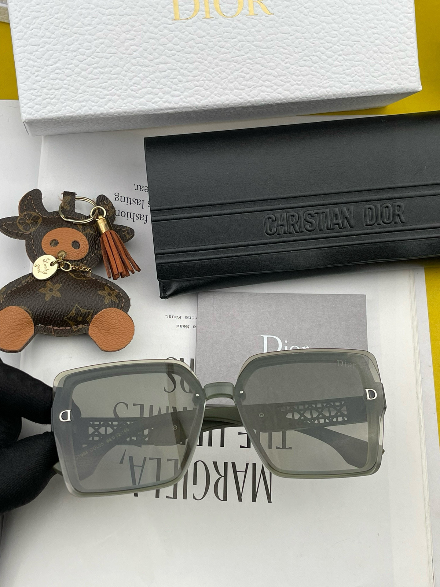 🔺 【DIOR-迪奥】2025开春新款 潮流爆款 时尚方框尼龙太阳镜 高品质 佩戴舒适 网红潮款墨镜 女