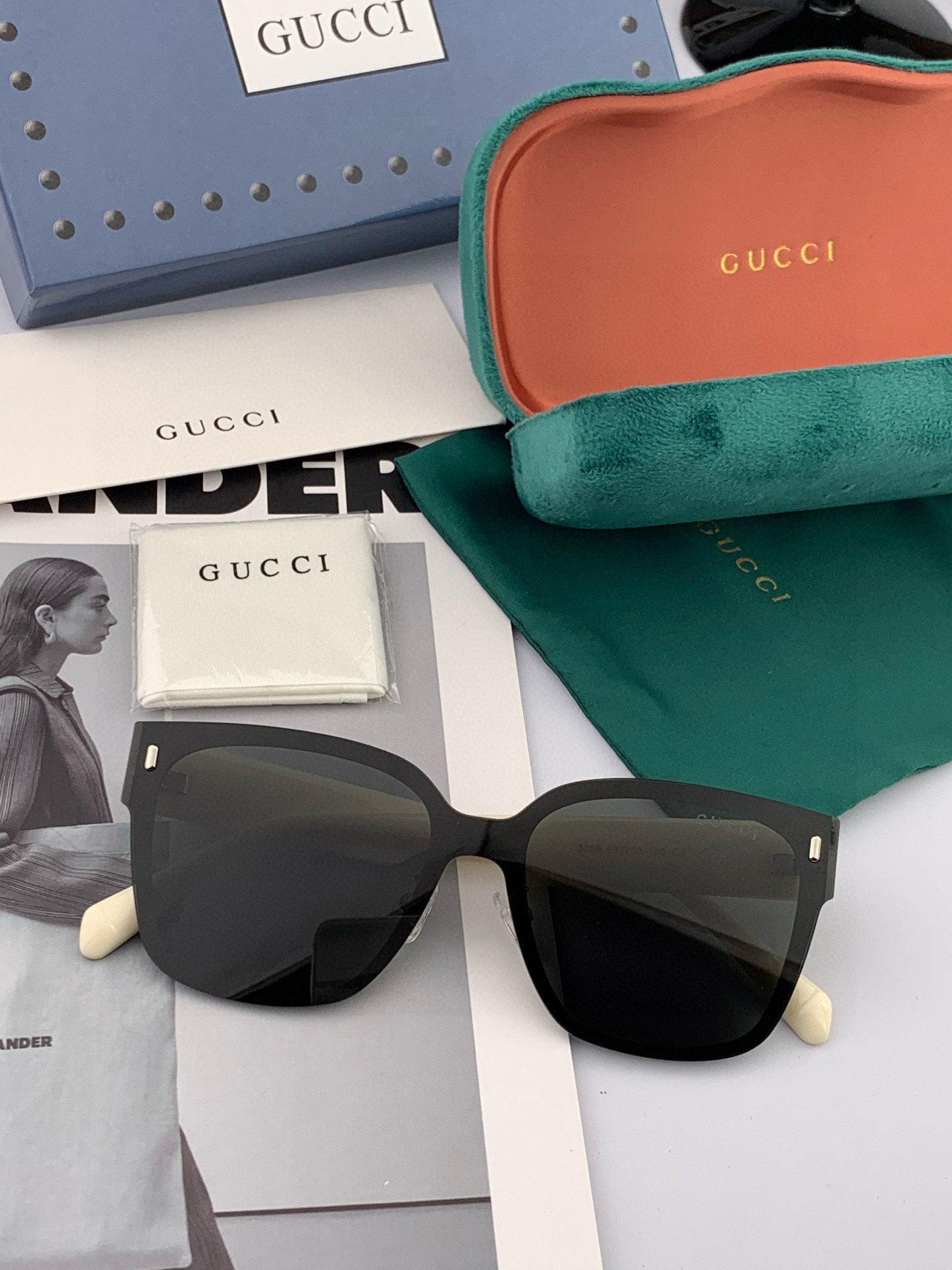   GUCCI  新款连体尼龙偏光太眼镜，情侣款时尚方框太阳镜佩戴舒适网红潮流款墨镜，大气女人范儿，大脸