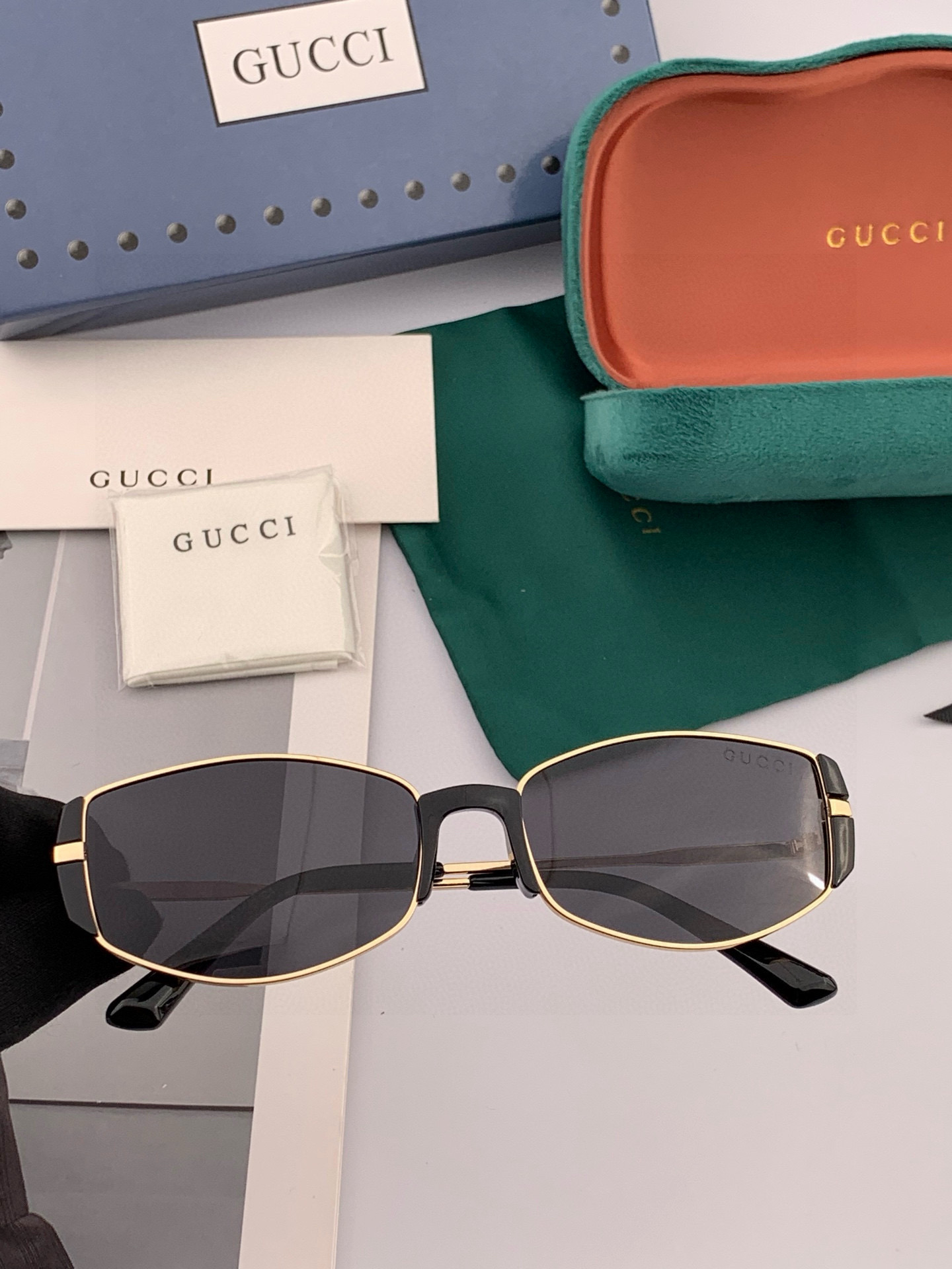   🔺 Gucci 🔻2025官方新款 众多明星同款色‼️‼️新款大框偏光墨镜 🌈🌈宝丽来超清加厚太阳镜