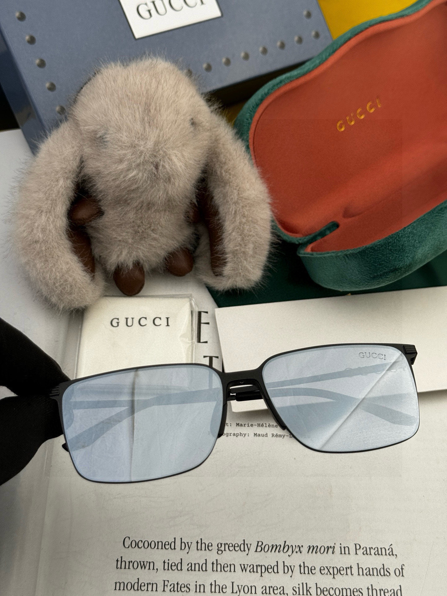         GUCCI 男款炫彩飞行员偏光太阳镜 ❤️材质：高清尼龙加厚卡槽高清偏光镜片 🌹无边框镜