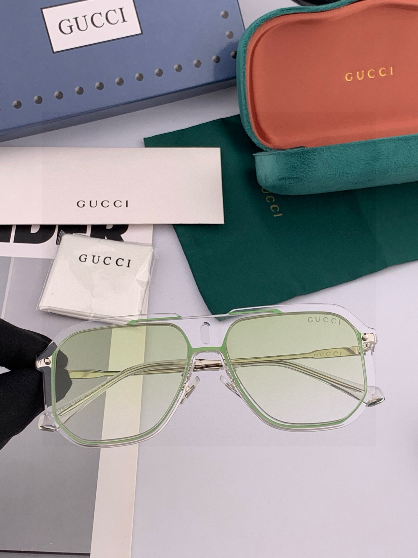       GUCC* 2025 新款男女情侣款太阳iP电镀永不褪色 卖点：超轻超有弹性整幅眼镜片：高清