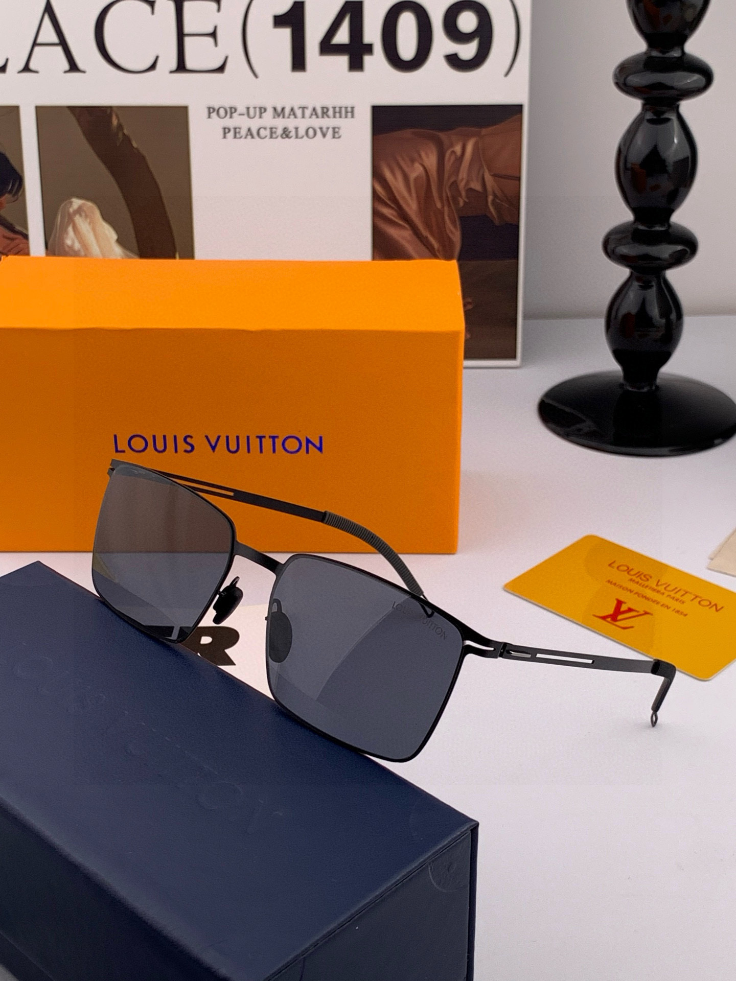 ♦️LV 2025新款男女情侣款太阳镜多边形墨镜iP电镀永不褪色 超轻超有弹性整幅眼镜无螺丝重要的是压不