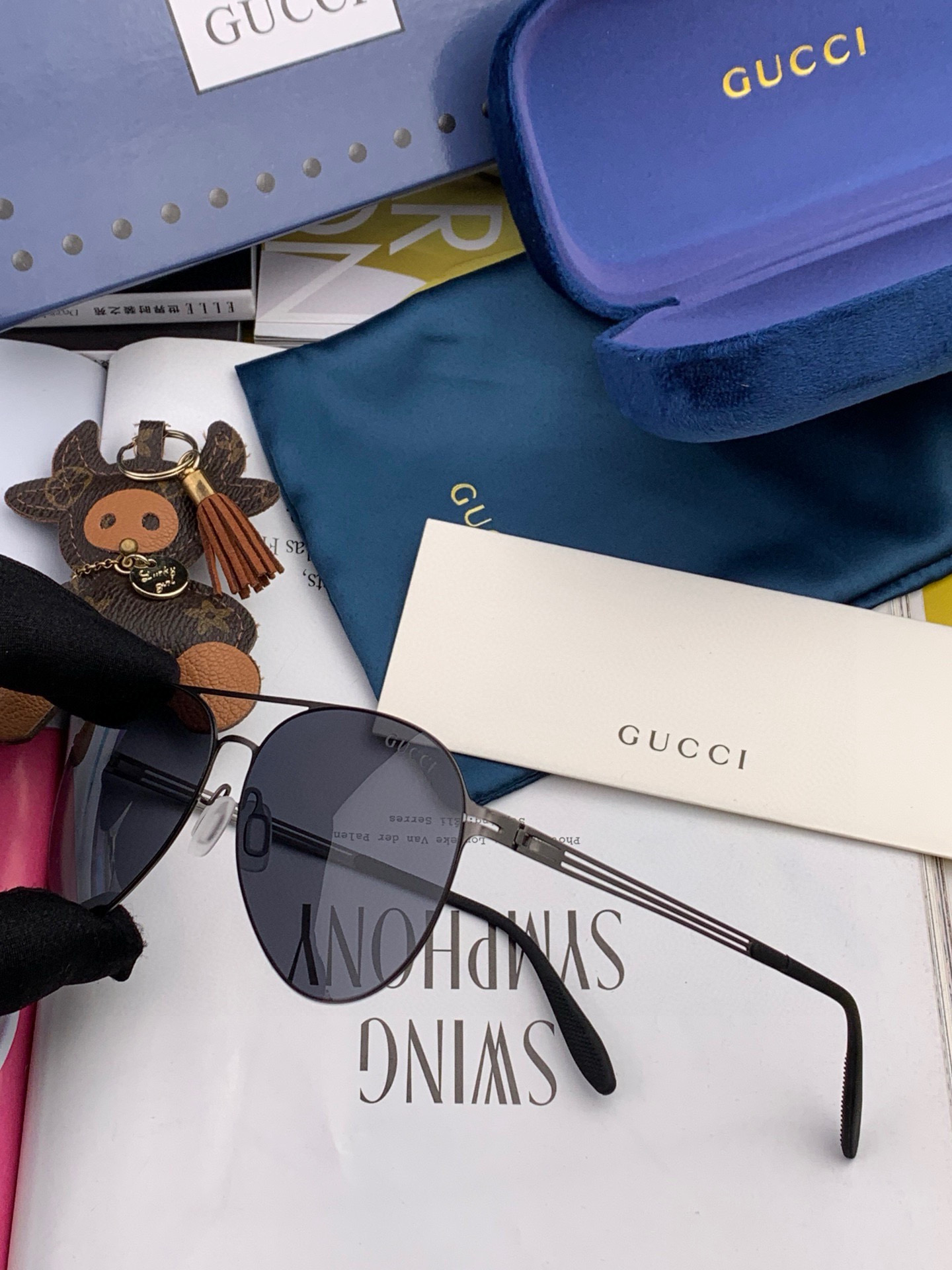   Gucci 2025春夏新款超轻无螺丝压不坏系列情侣款太阳镜高清尼龙镜片🦅完美品质，适合各种脸型，经