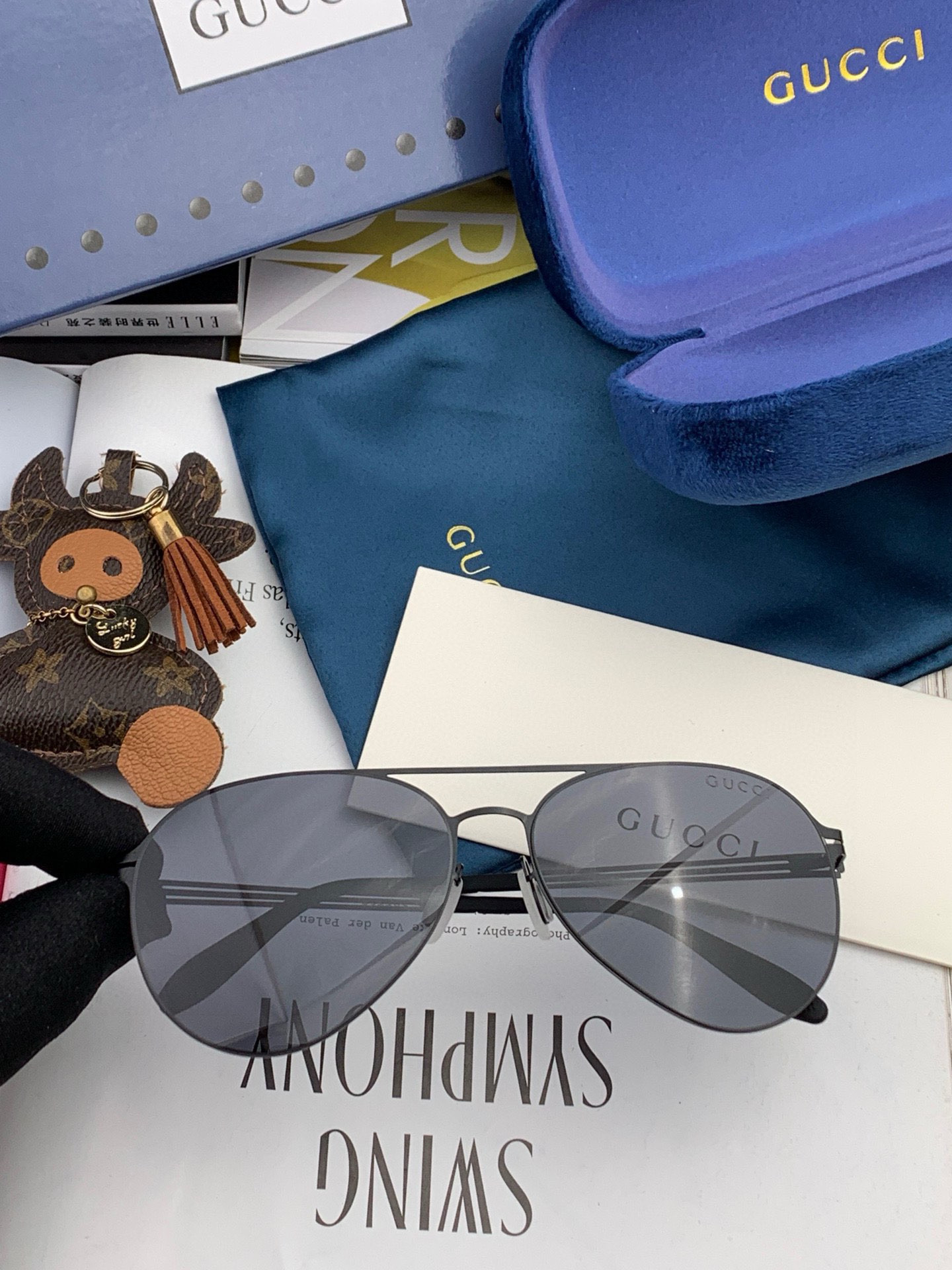   Gucci 2025春夏新款超轻无螺丝压不坏系列情侣款太阳镜高清尼龙镜片🦅完美品质，适合各种脸型，经