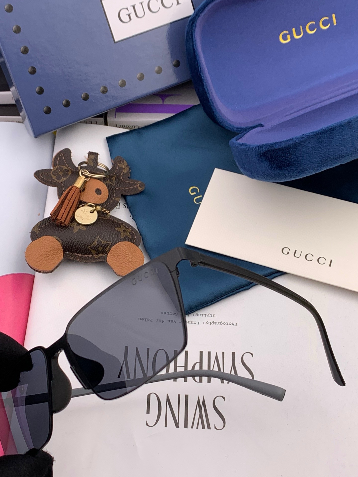        GUCCI 男款炫彩飞行员偏光太阳镜 ❤️材质：高清尼龙加厚卡槽高清偏光镜片 🌹无边框镜架